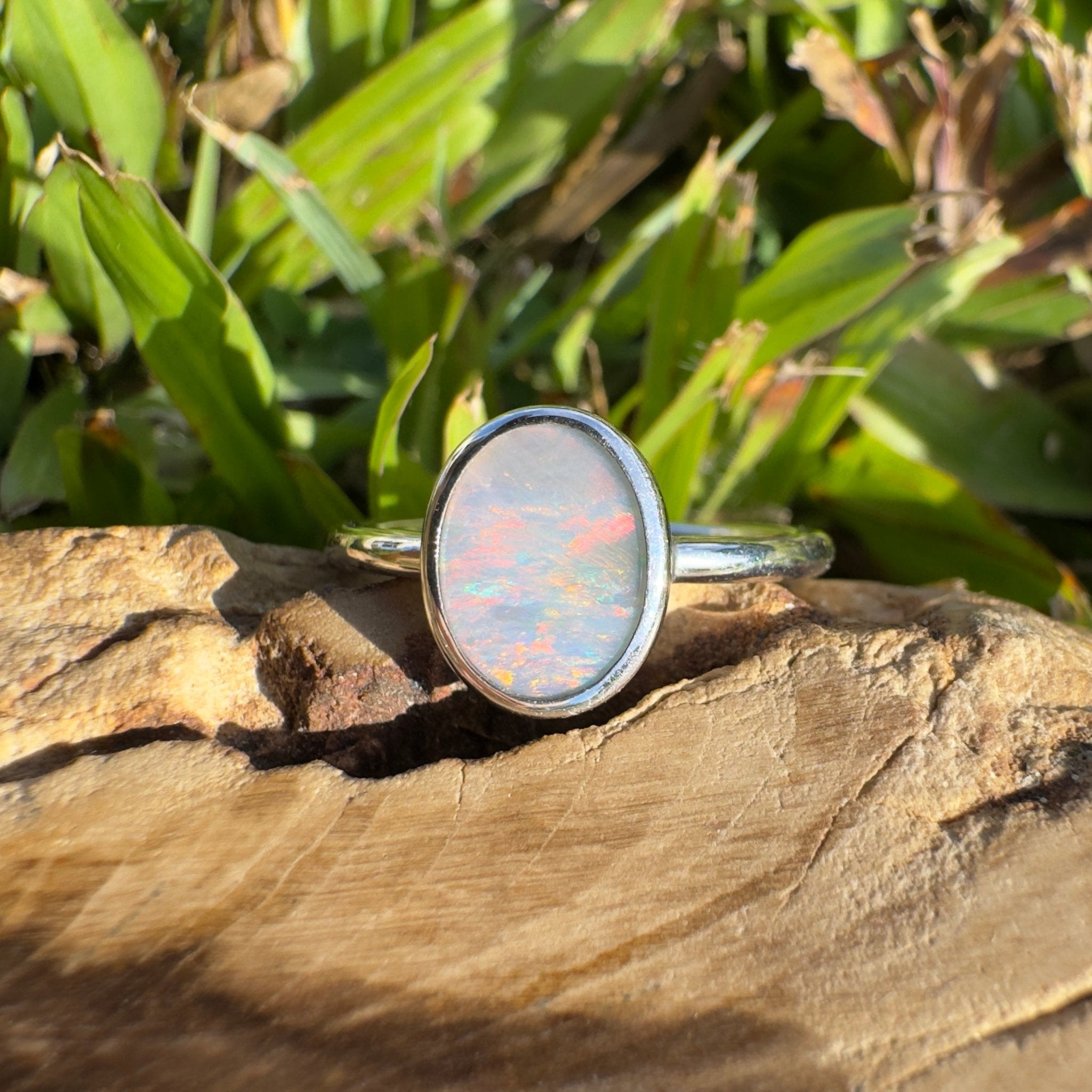 Mintabie Ridge Flame – 1ct Mintabie Opal Ring