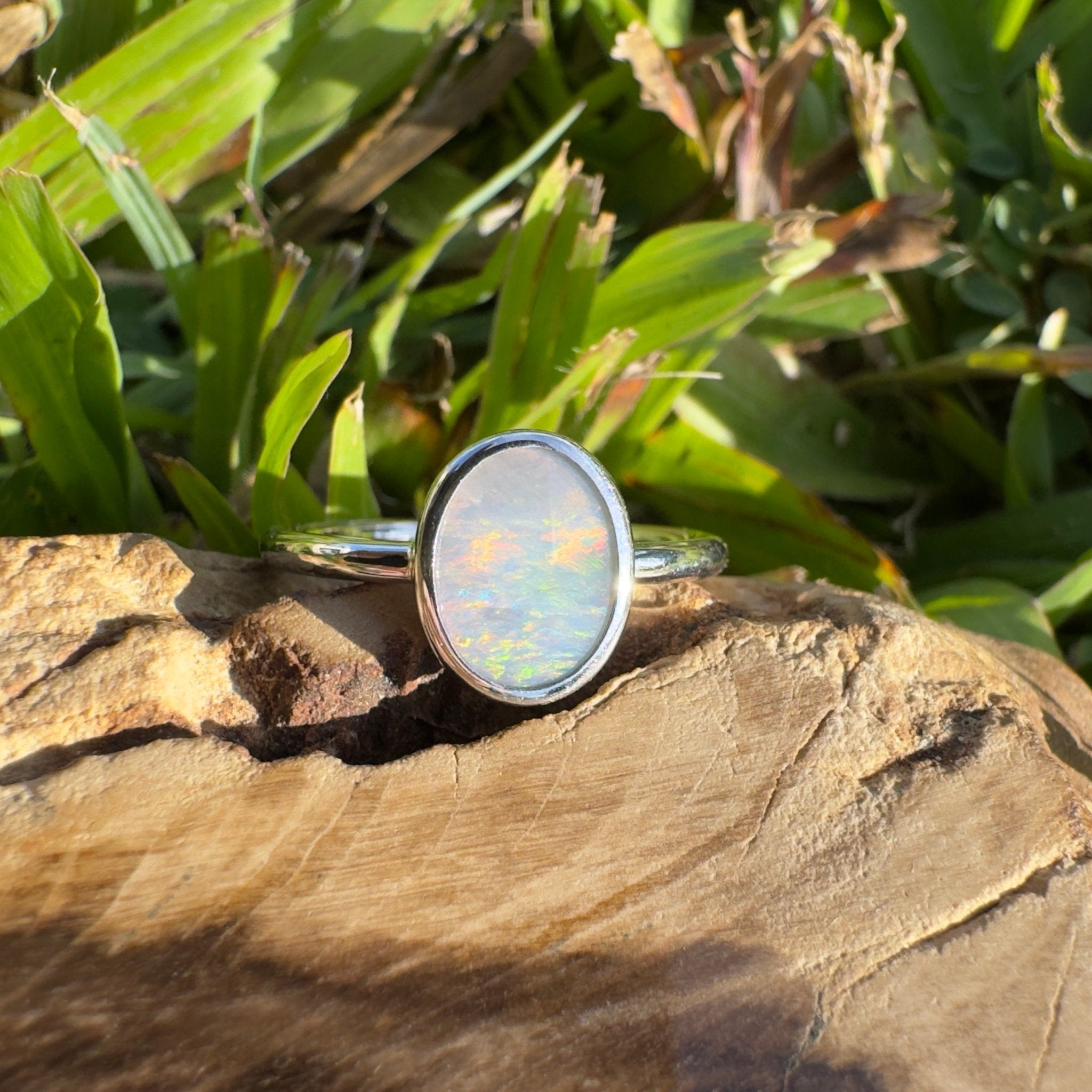 Mintabie Ridge Flame – 1ct Mintabie Opal Ring