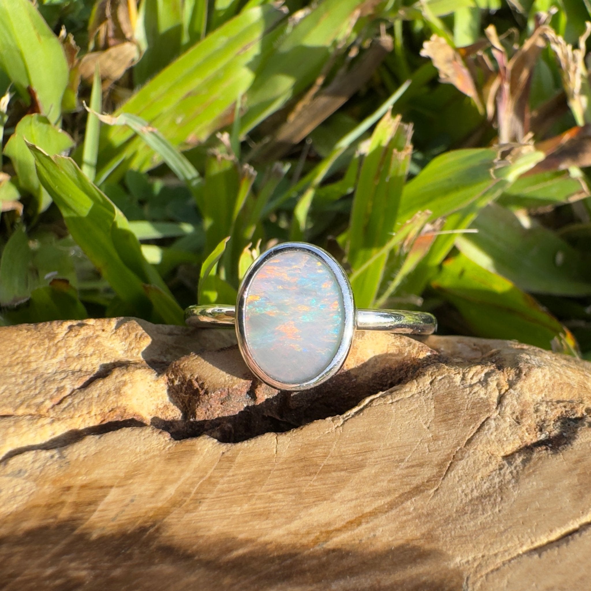 Mintabie Ridge Flame – 1ct Mintabie Opal Ring