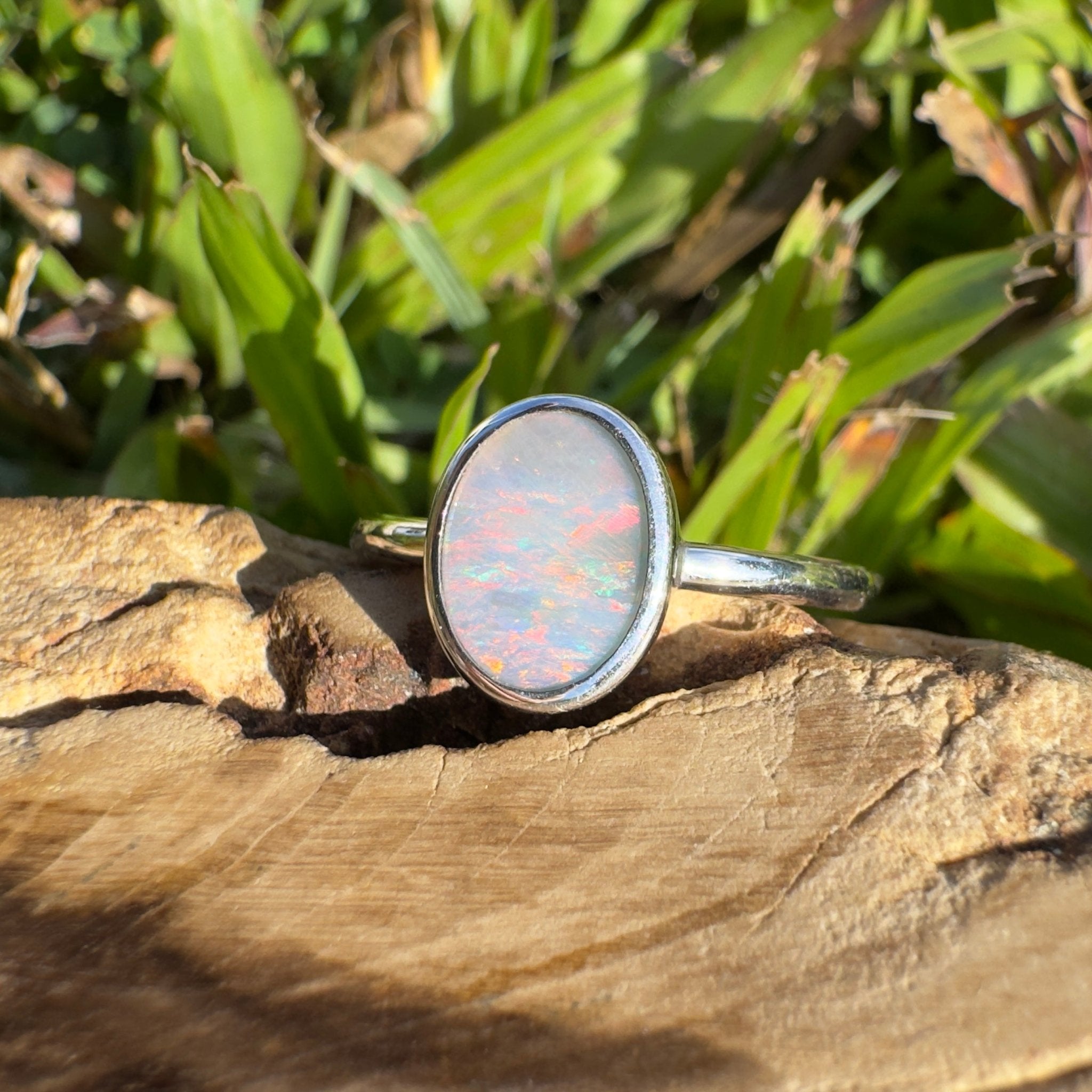 Mintabie Ridge Flame – 1ct Mintabie Opal Ring