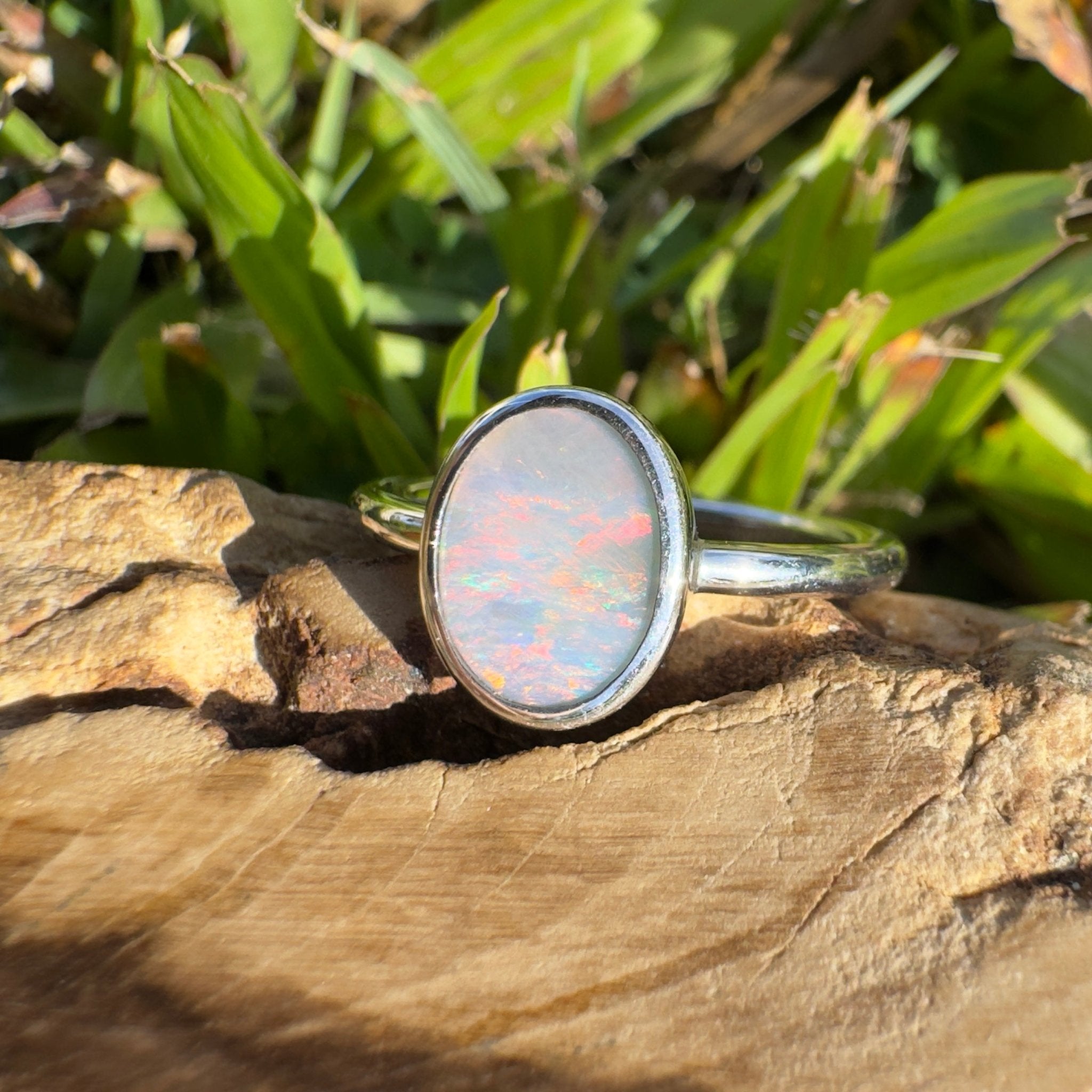 Mintabie Ridge Flame – 1ct Mintabie Opal Ring