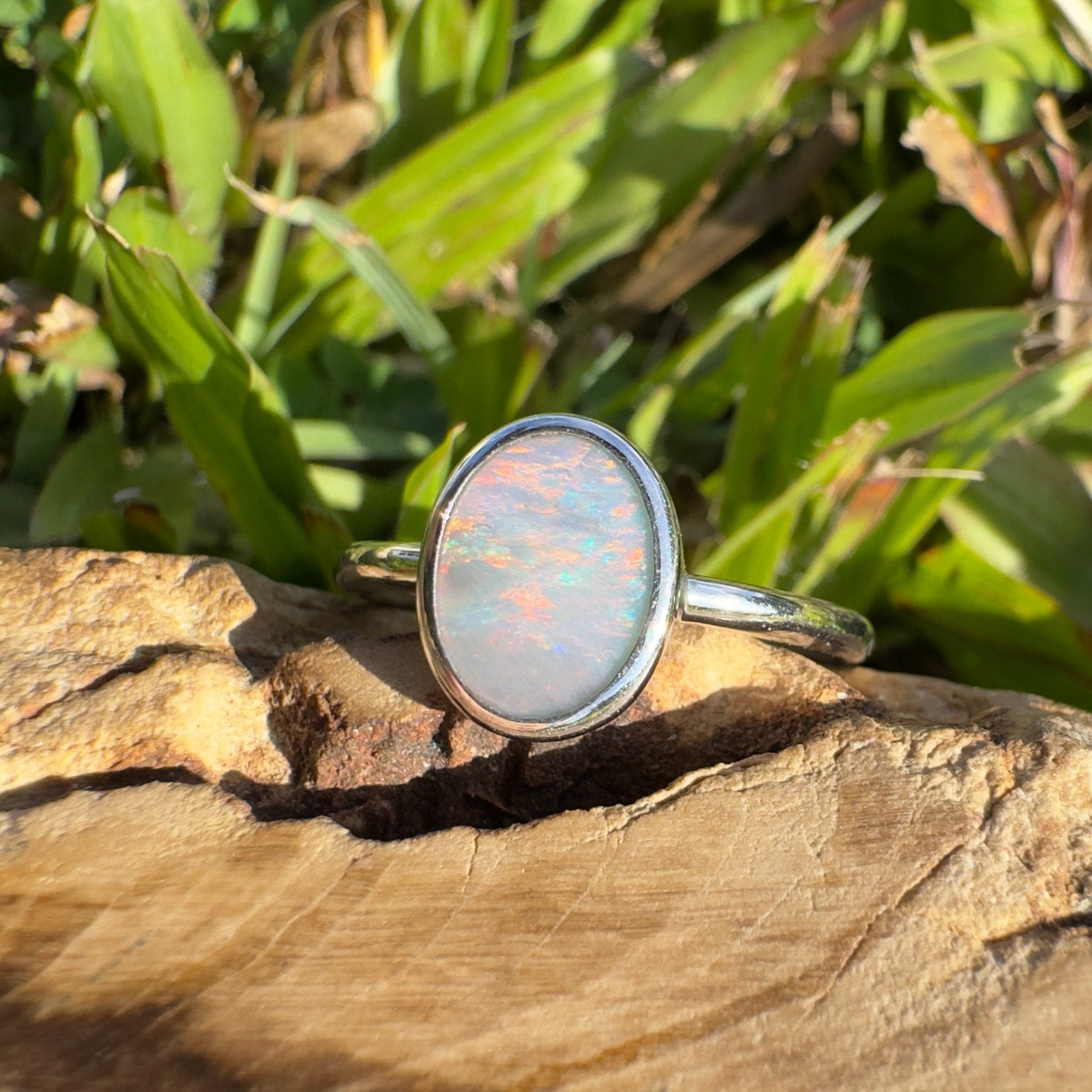 Mintabie Ridge Flame – 1ct Mintabie Opal Ring