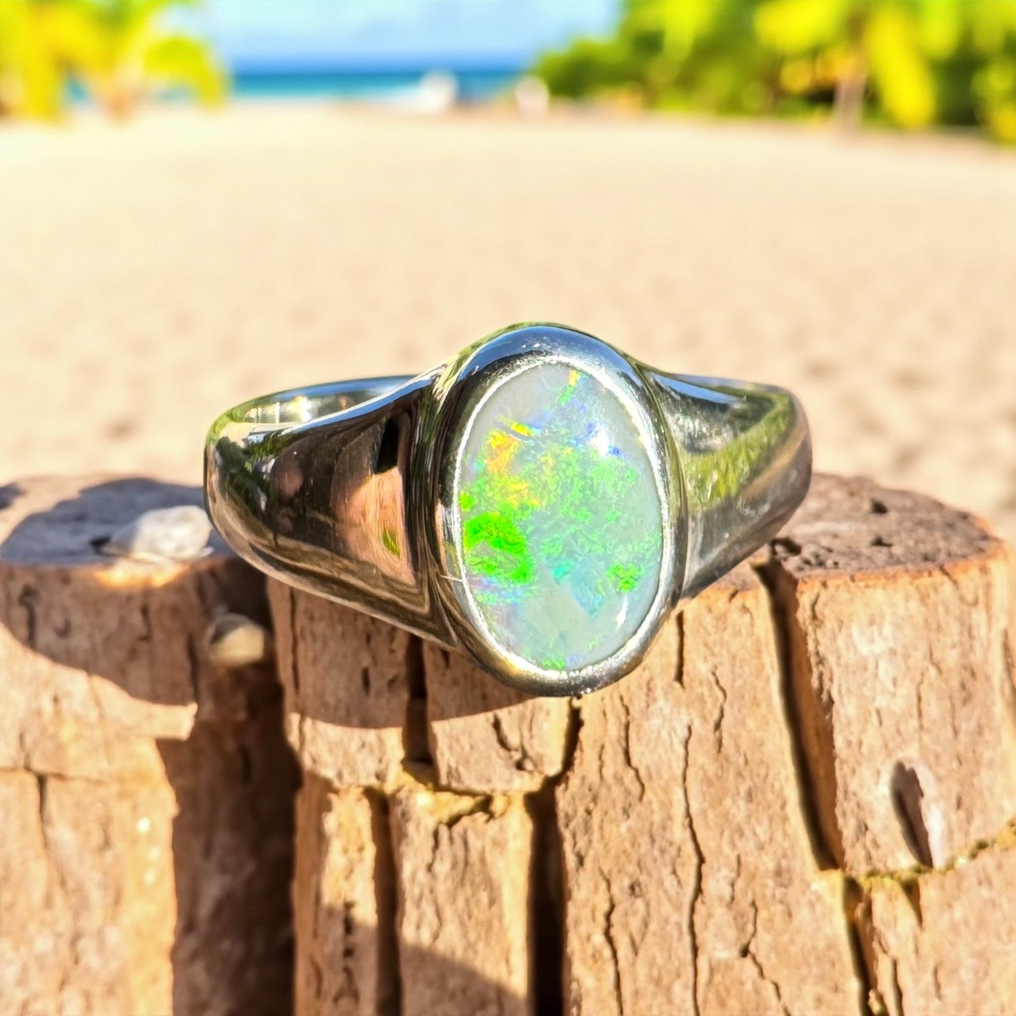 Moreton Glow – 1ct Solid Lightning Ridge Opal 925 Sterling Silver Ring