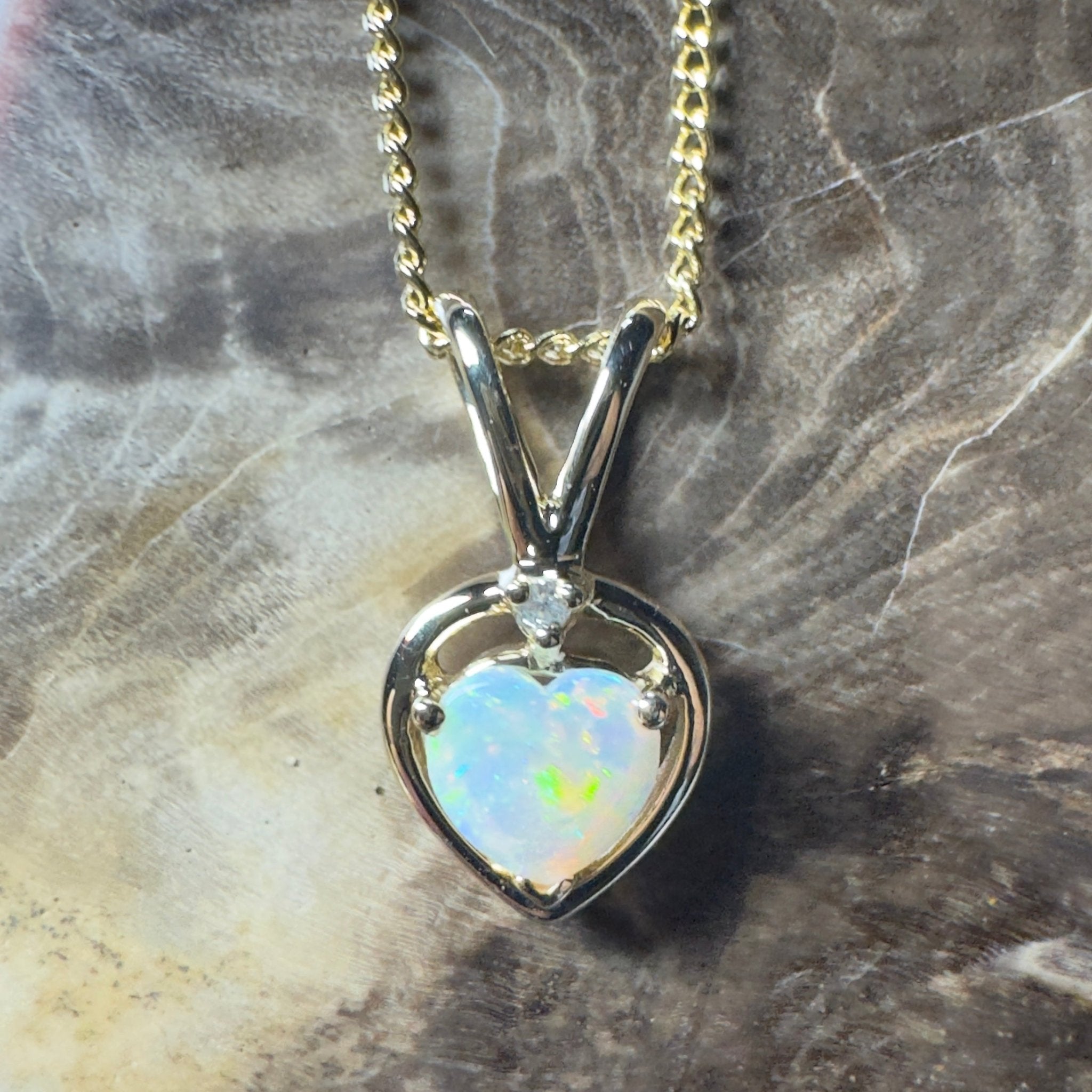 Mundi Mundi Love ~ 9ct Solid Yellow Gold 0.4ct Coober Pedy Opal Pendant