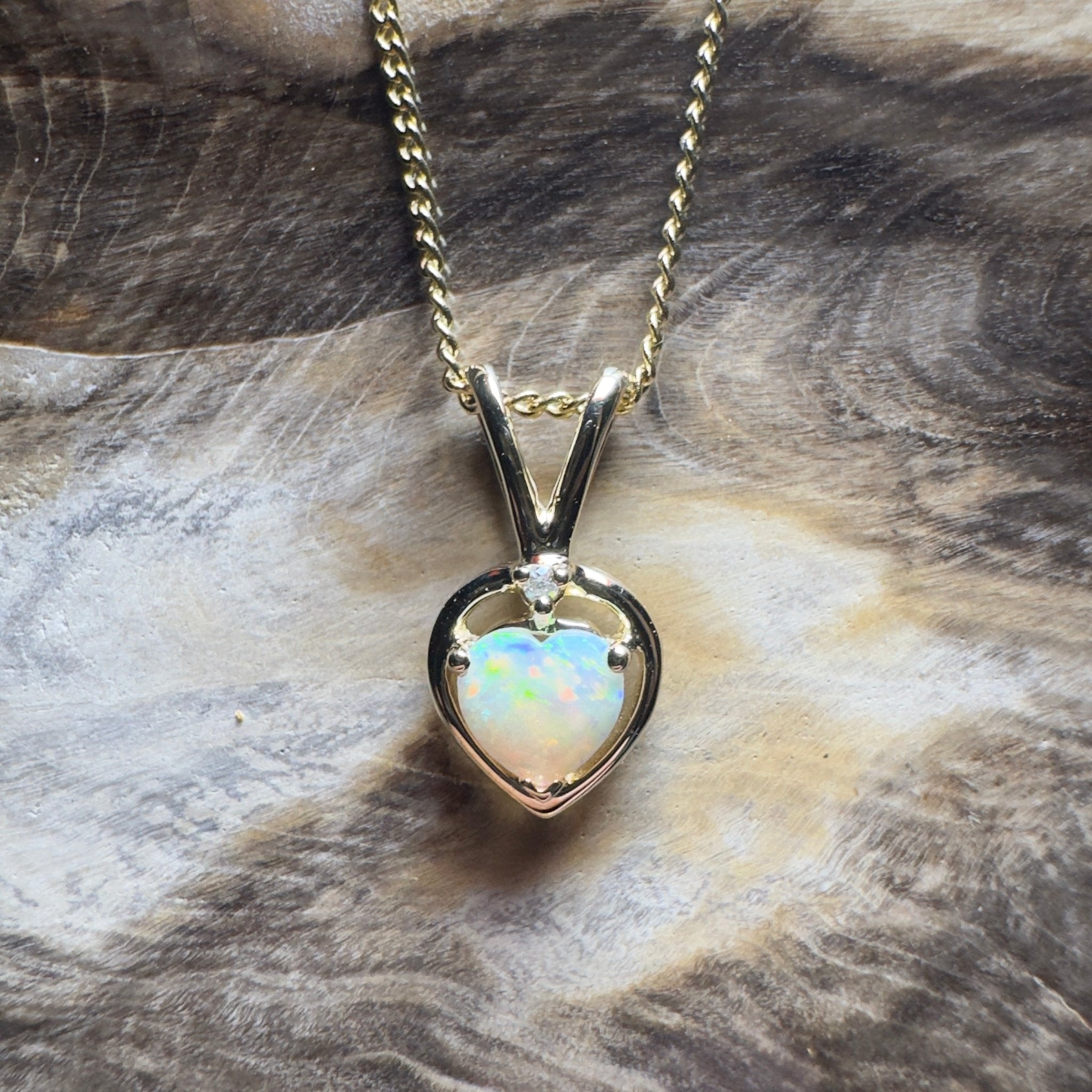 Mundi Mundi Love ~ 9ct Solid Yellow Gold 0.4ct Coober Pedy Opal Pendant
