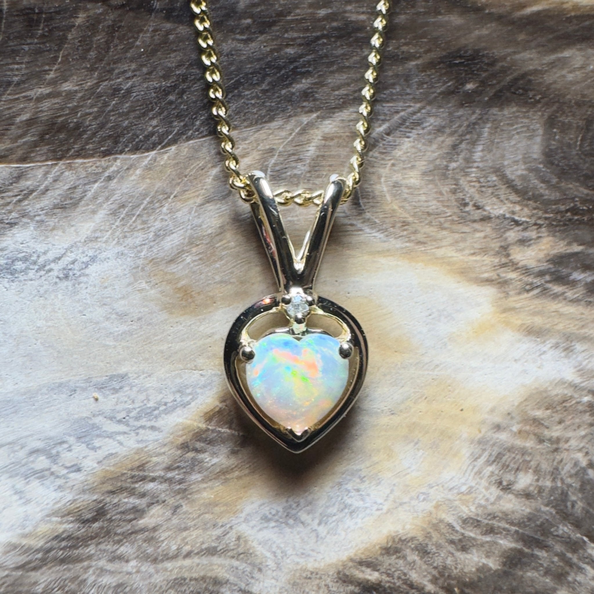 Mundi Mundi Love ~ 9ct Solid Yellow Gold 0.4ct Coober Pedy Opal Pendant