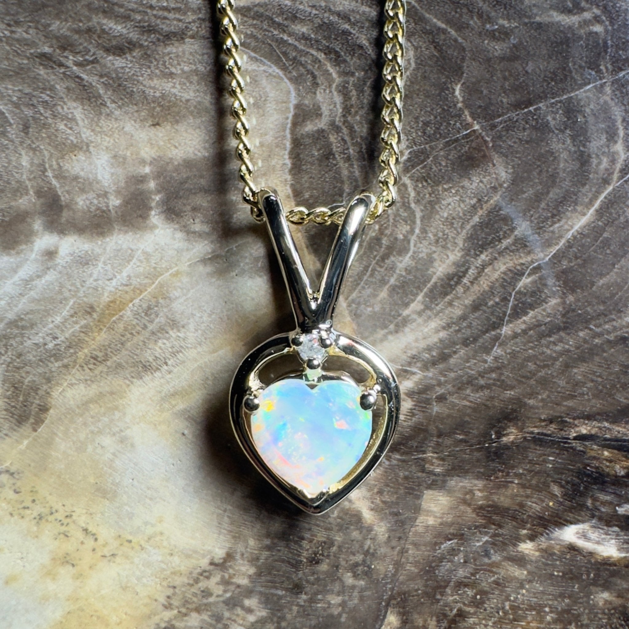 Mundi Mundi Love ~ 9ct Solid Yellow Gold 0.4ct Coober Pedy Opal Pendant