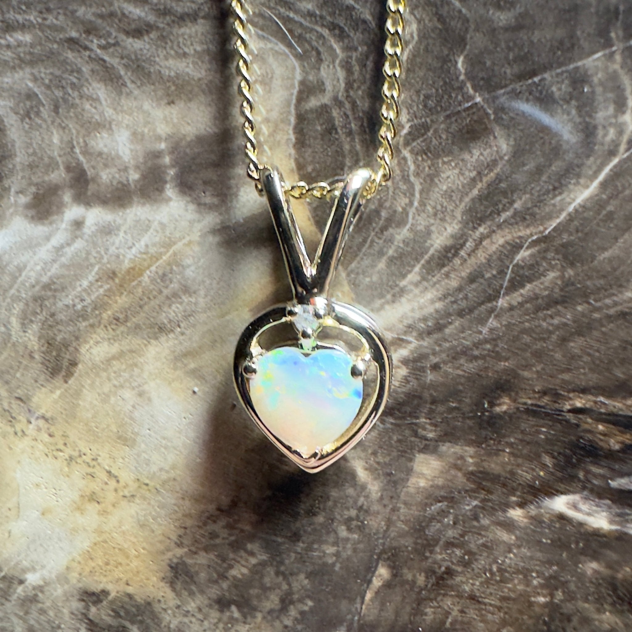 Mundi Mundi Love ~ 9ct Solid Yellow Gold 0.4ct Coober Pedy Opal Pendant
