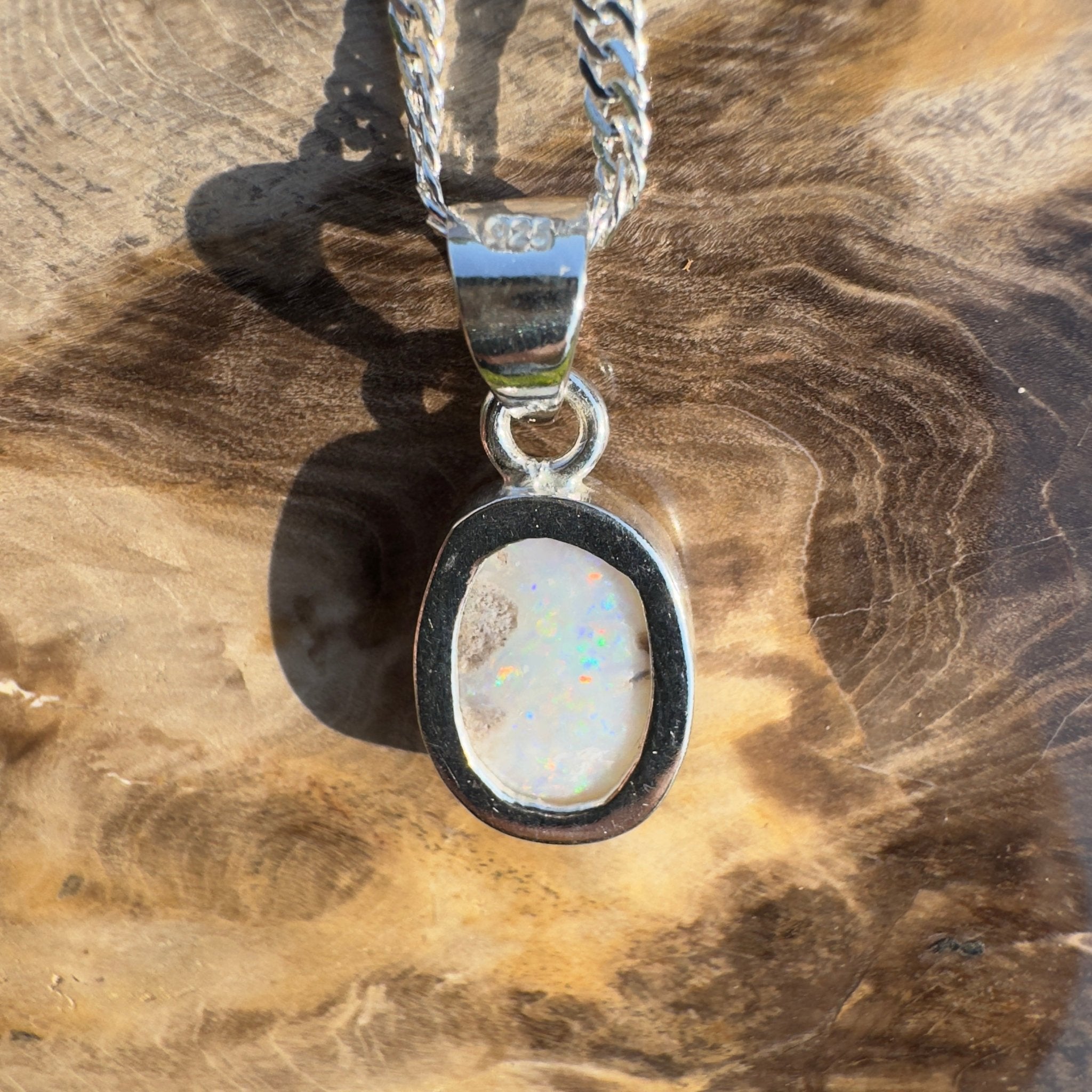 Murchison Star Flare – 2.9ct Coober Pedy Opal Pendant