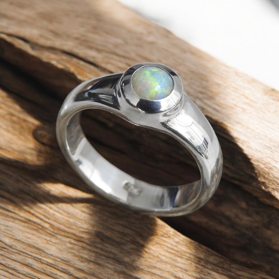 Outback Dream ~ 0.3ct Solid Lightning Ridge Crystal Opal 925 Silver Ring
