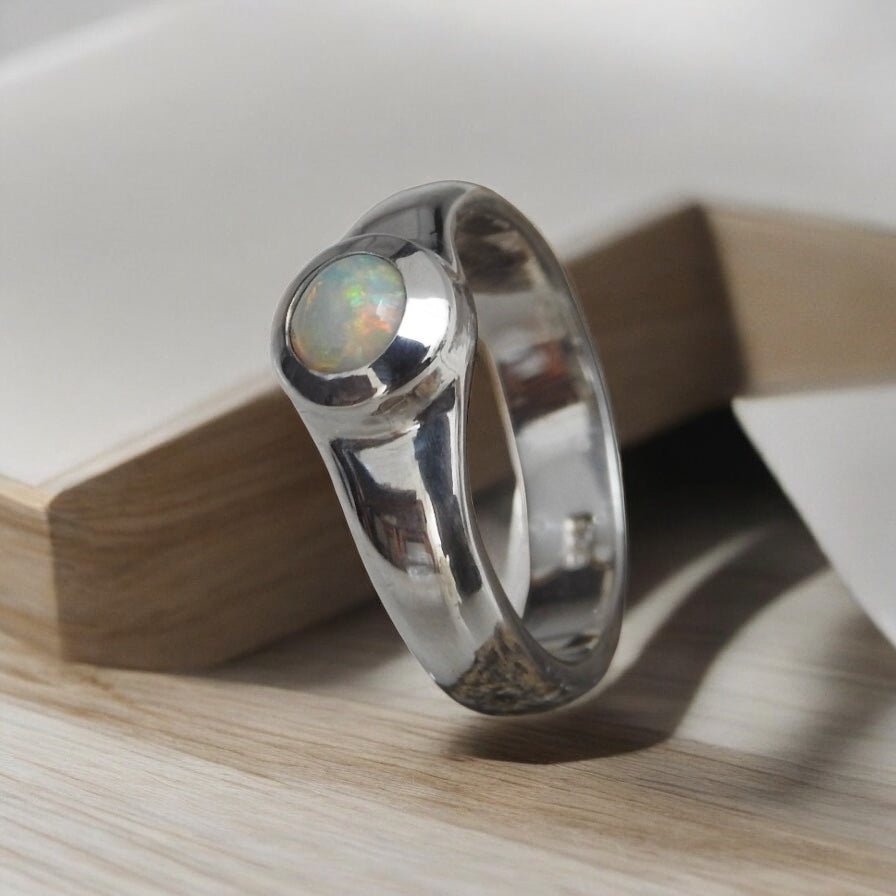Outback Dream ~ 0.3ct Solid Lightning Ridge Crystal Opal 925 Silver Ring