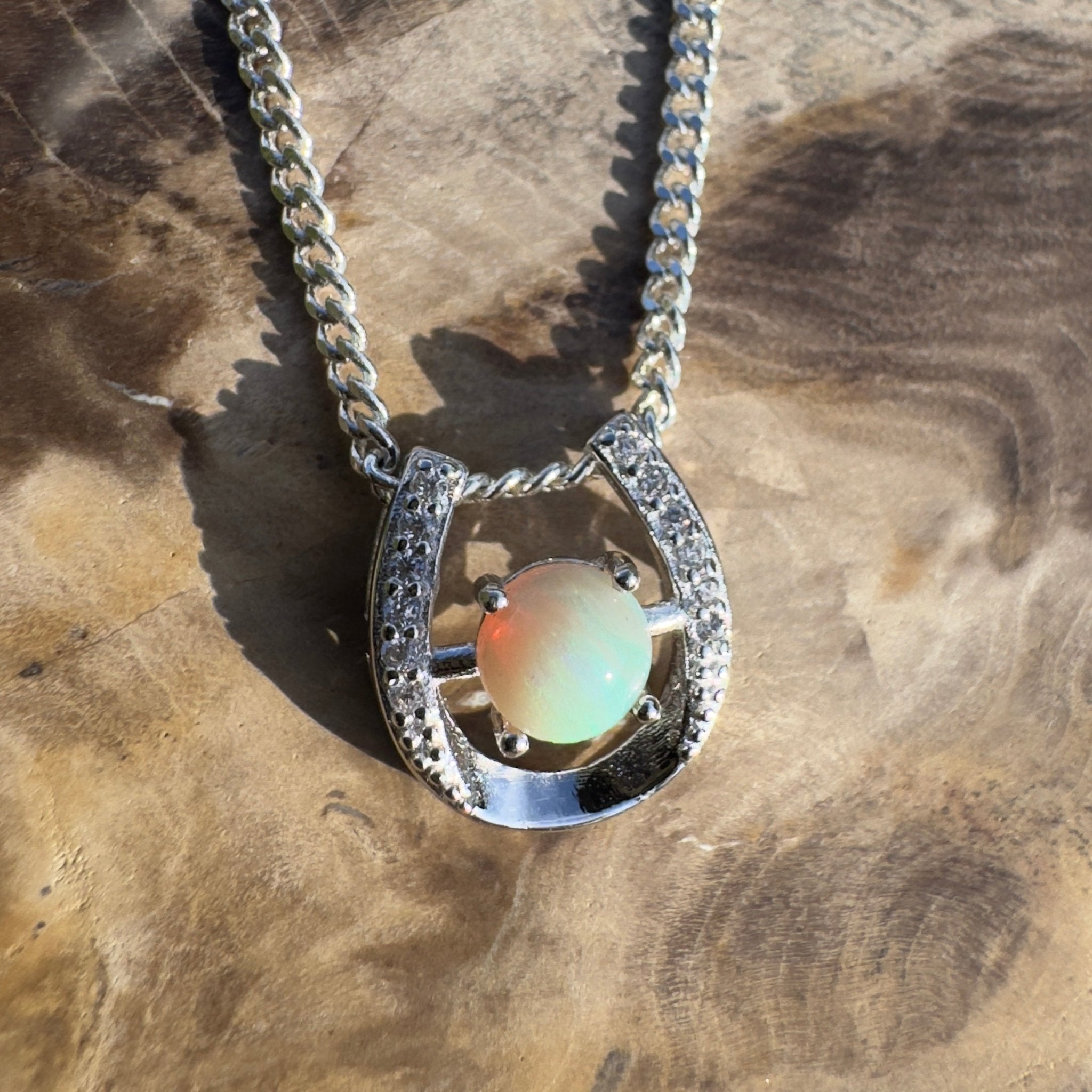 Outback Luck – 0.5ct Coober Pedy Opal 925 Silver Horseshoe Pendant