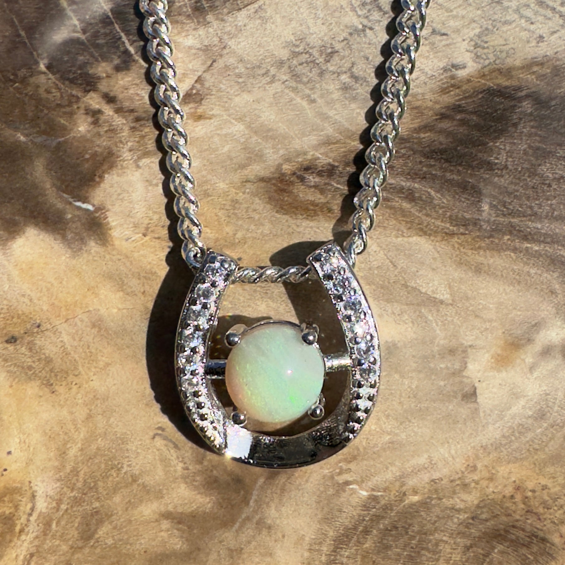 Outback Luck – 0.5ct Coober Pedy Opal 925 Silver Horseshoe Pendant