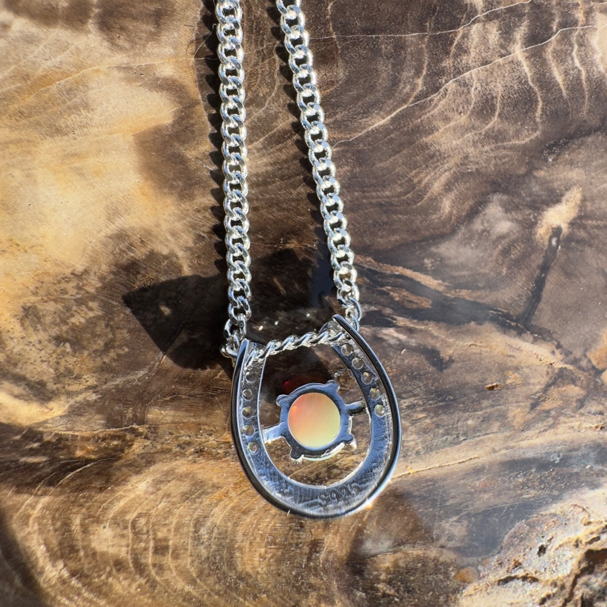 Outback Luck – 0.5ct Coober Pedy Opal 925 Silver Horseshoe Pendant