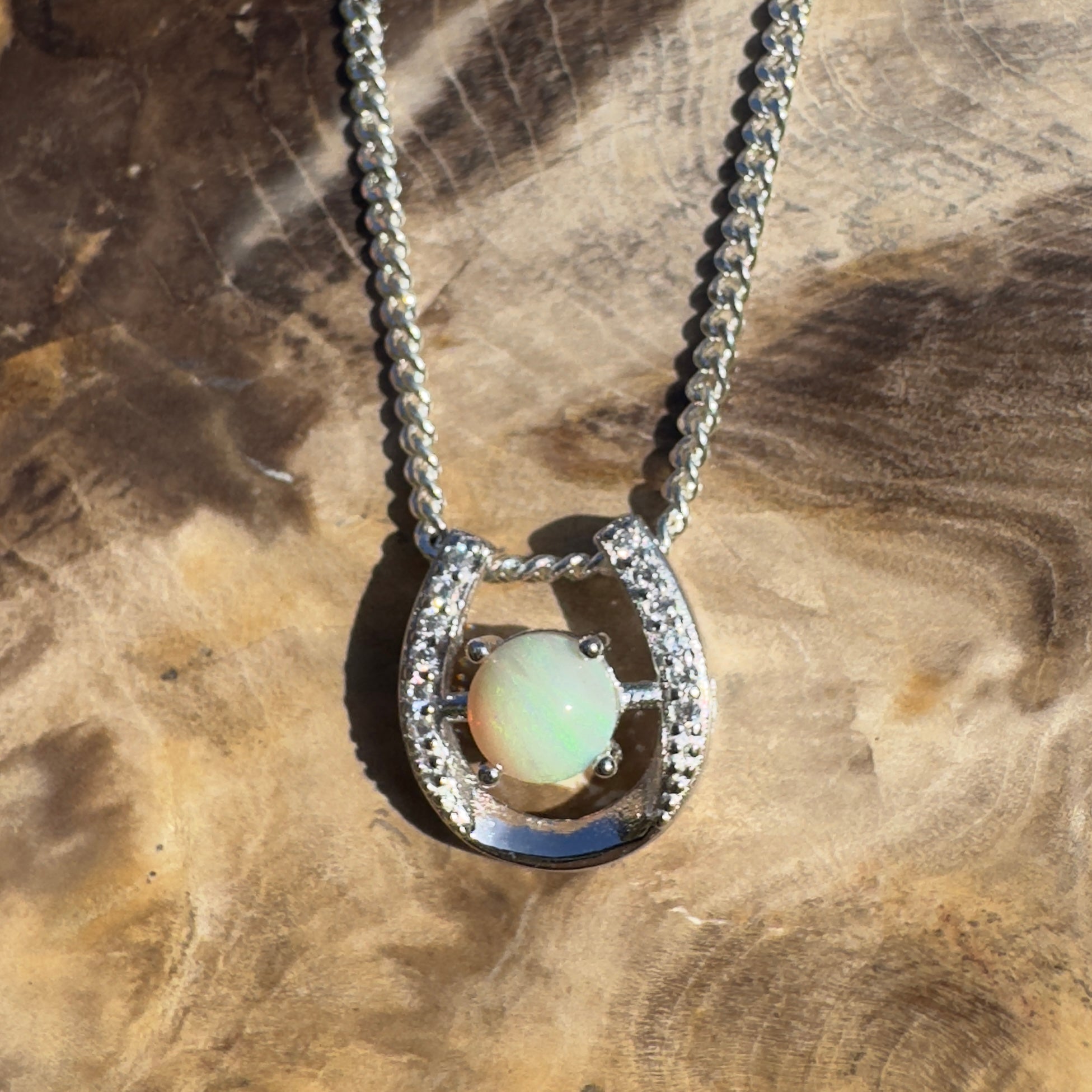 Outback Luck – 0.5ct Coober Pedy Opal 925 Silver Horseshoe Pendant