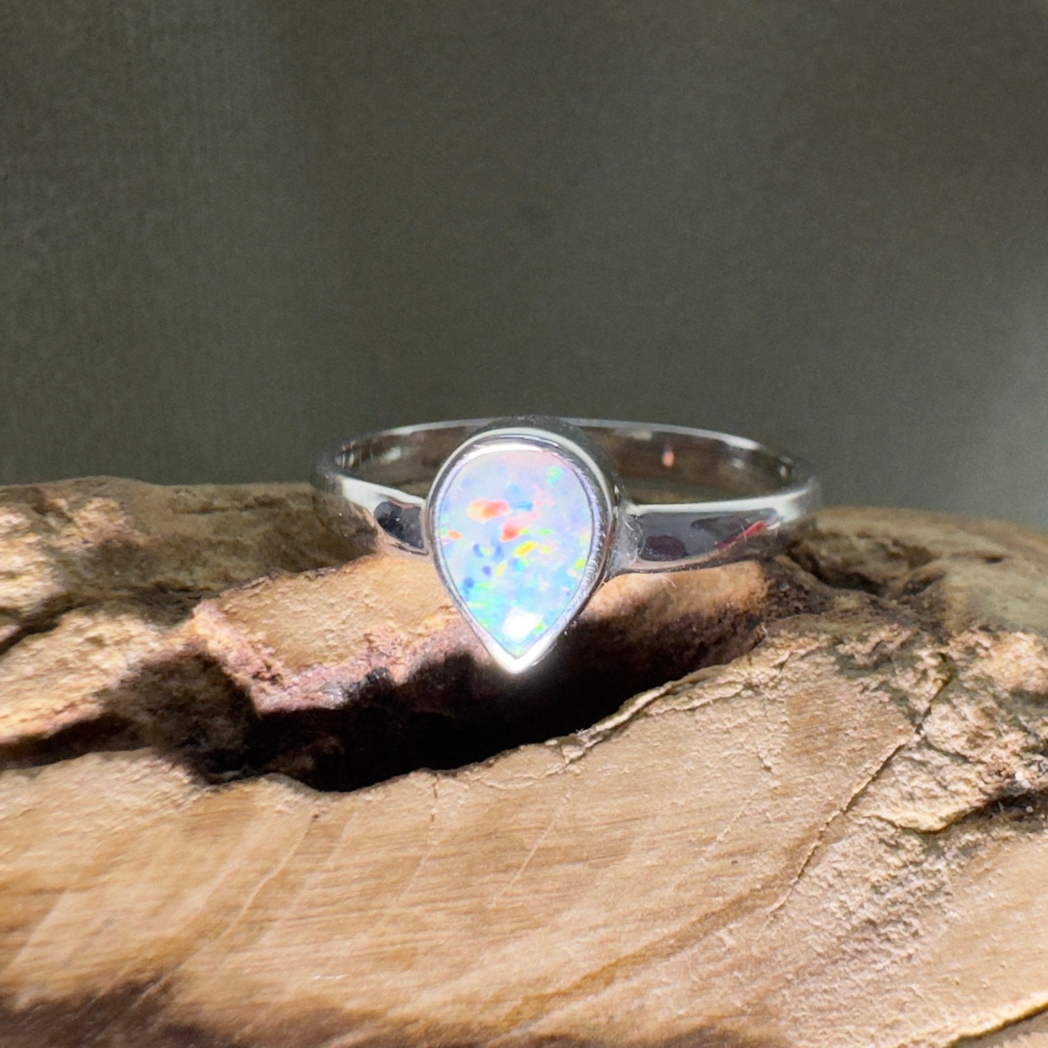 Purnululu Grace – 0.8ct Solid Lightning Ridge Opal 925 Sterling Silver Ring