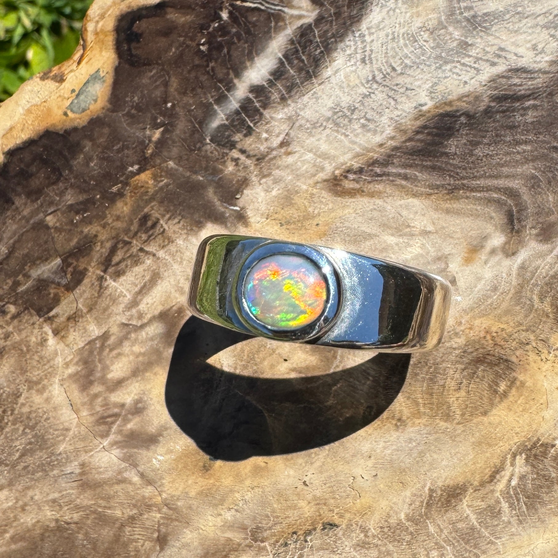 Red Ember Glow – 0.74ct Solid Lightning Ridge Dark Opal 925 Sterling Silver Ring.