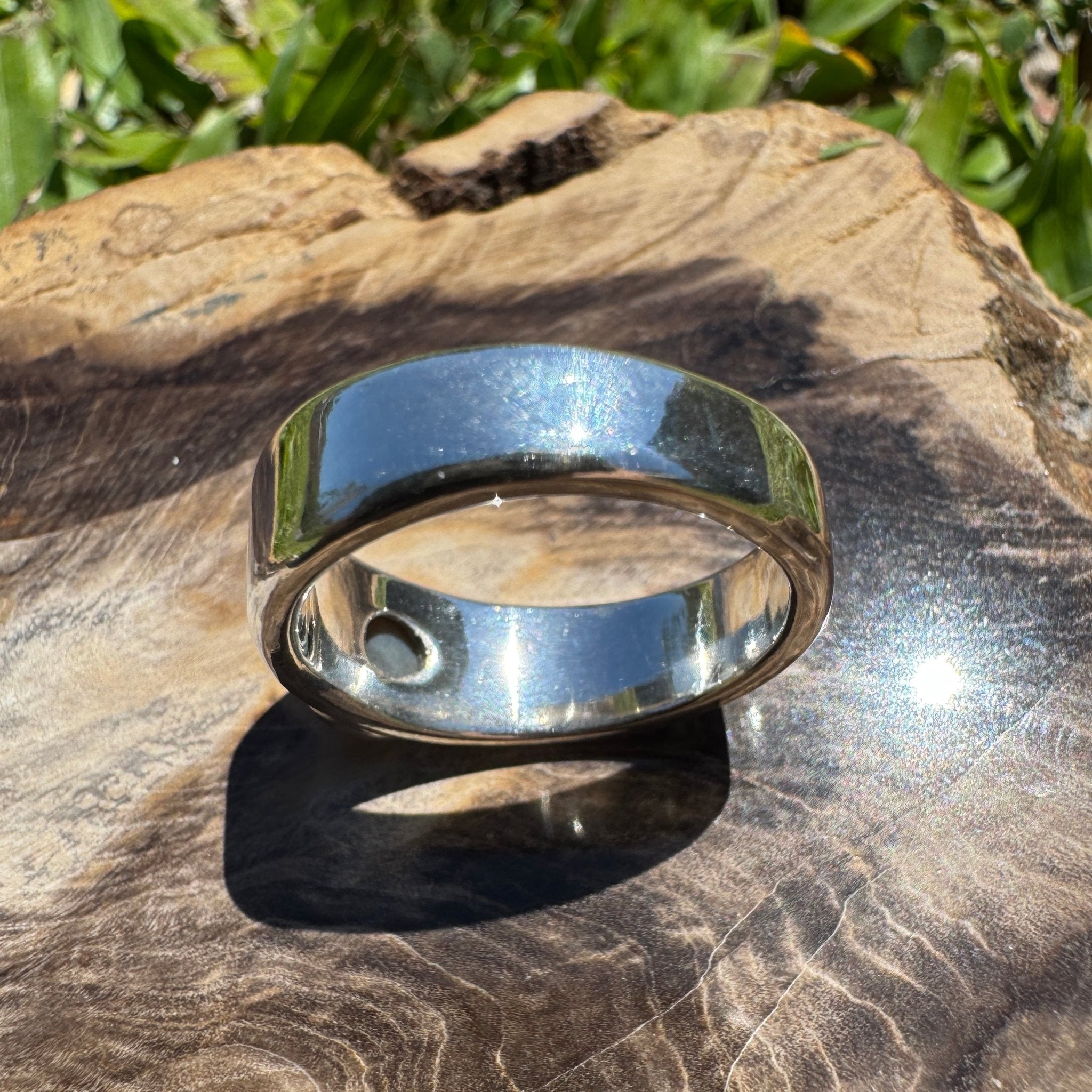 Red Ember Glow – 0.74ct Solid Lightning Ridge Dark Opal 925 Sterling Silver Ring.