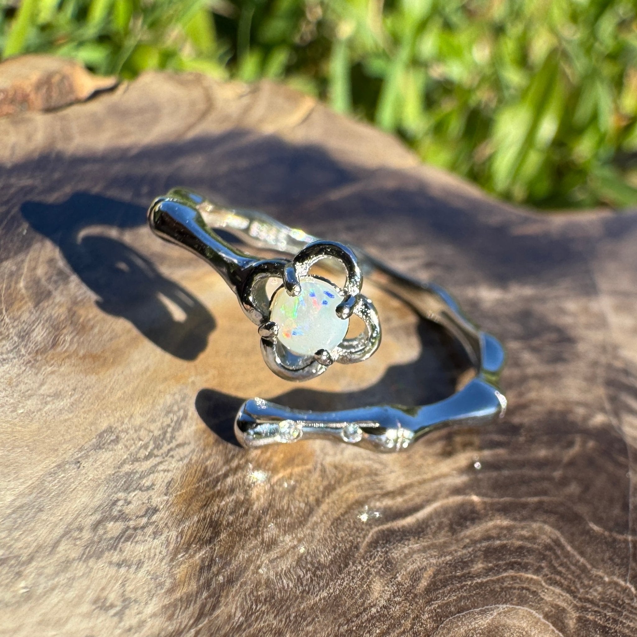 Seventeen Seventy Light ~ 0.1ct Coober Pedy Opal 925 Silver Ring