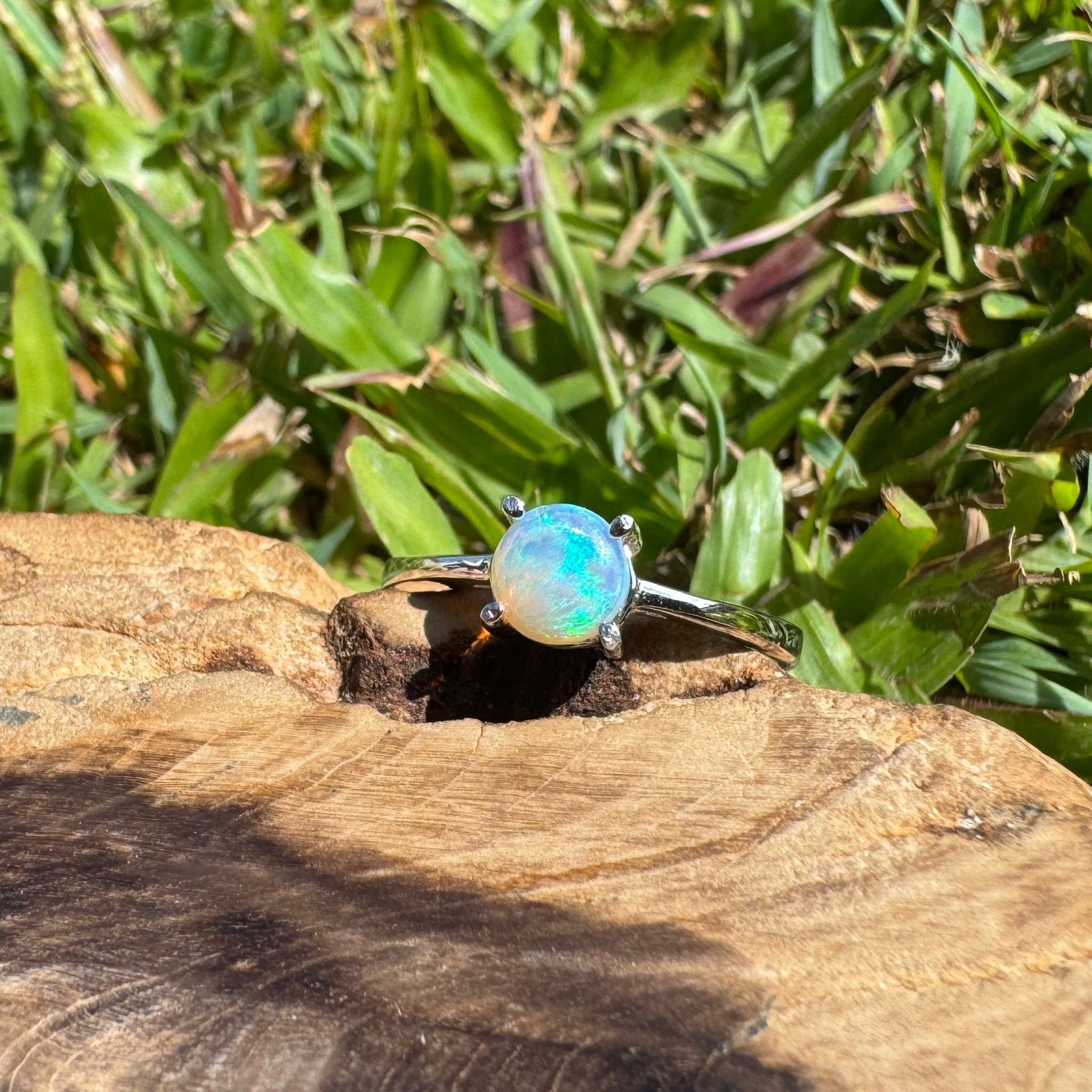 Southern Shelf Glow ~ 0.5ct Solid Lightning Ridge Crystal Opal 925 Silver Ring