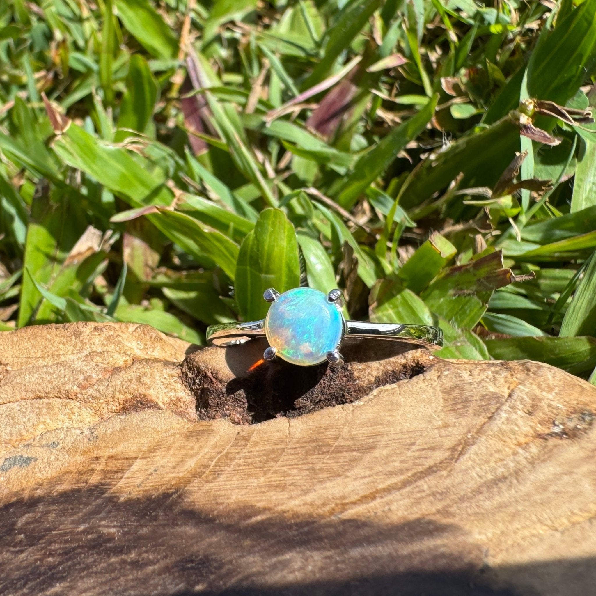 Southern Shelf Glow ~ 0.5ct Solid Lightning Ridge Crystal Opal 925 Silver Ring
