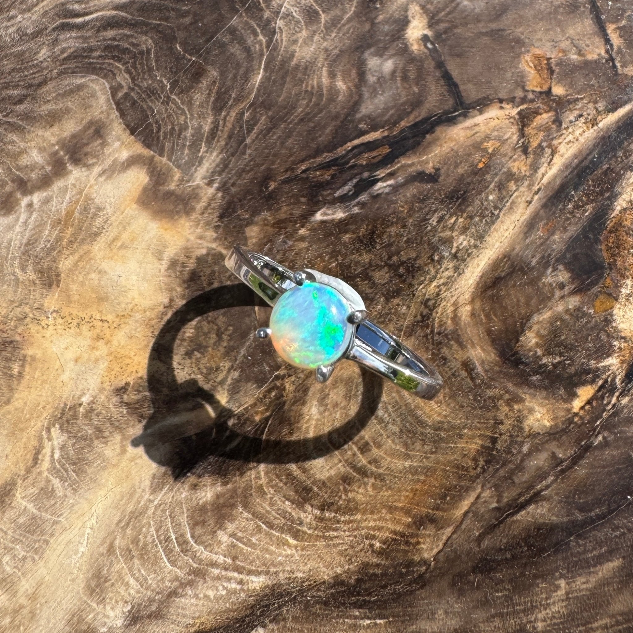 Southern Shelf Glow ~ 0.5ct Solid Lightning Ridge Crystal Opal 925 Silver Ring