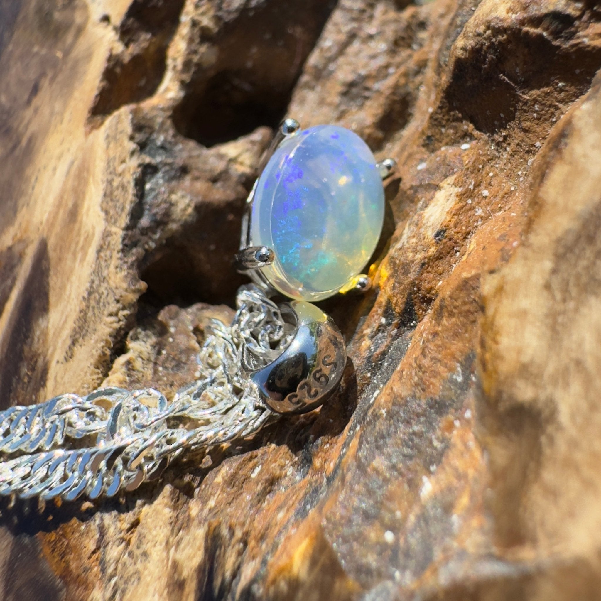 Tarkine Whisper – 0.8ct Lightning Ridge Opal Pendant