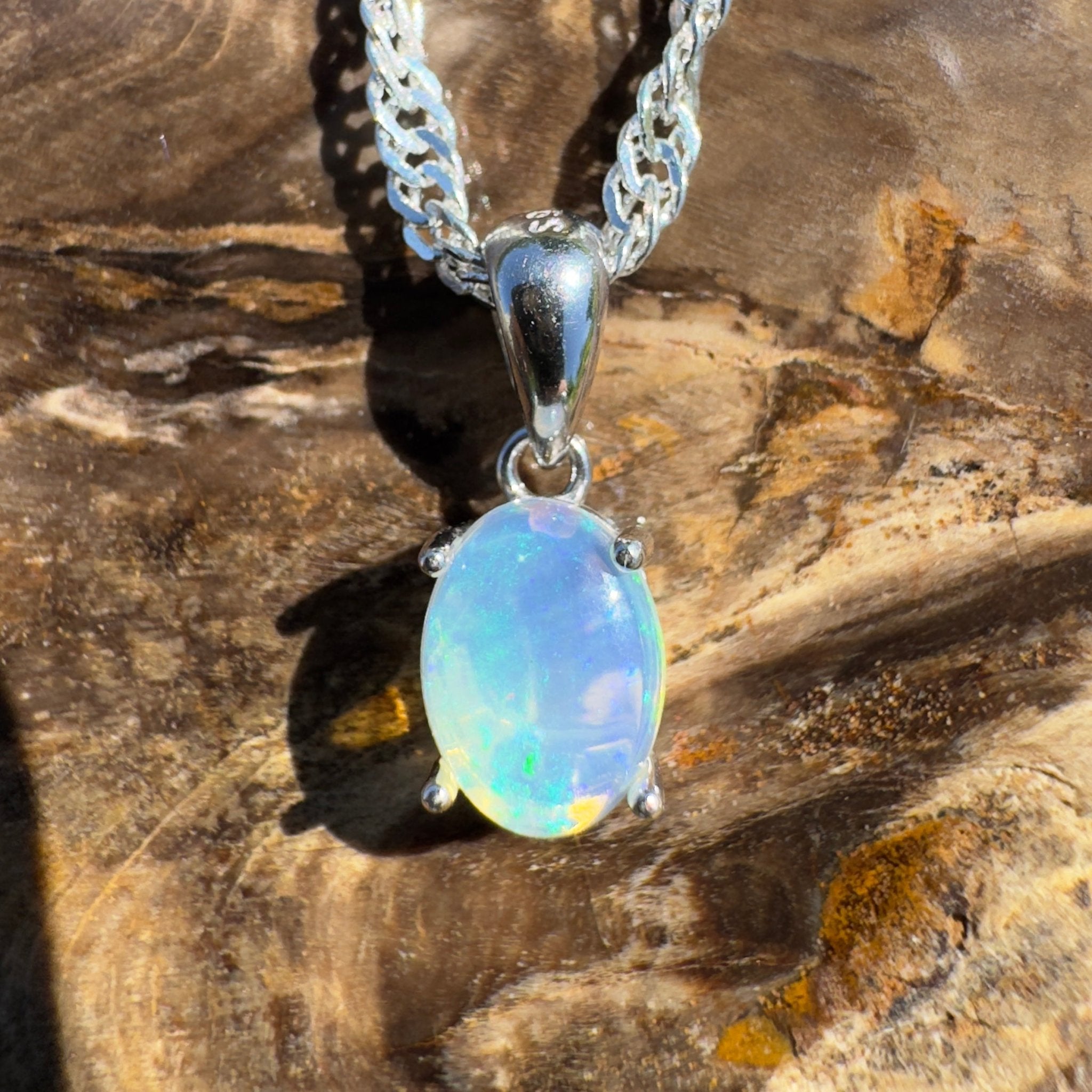 Tarkine Whisper – 0.8ct Lightning Ridge Opal Pendant