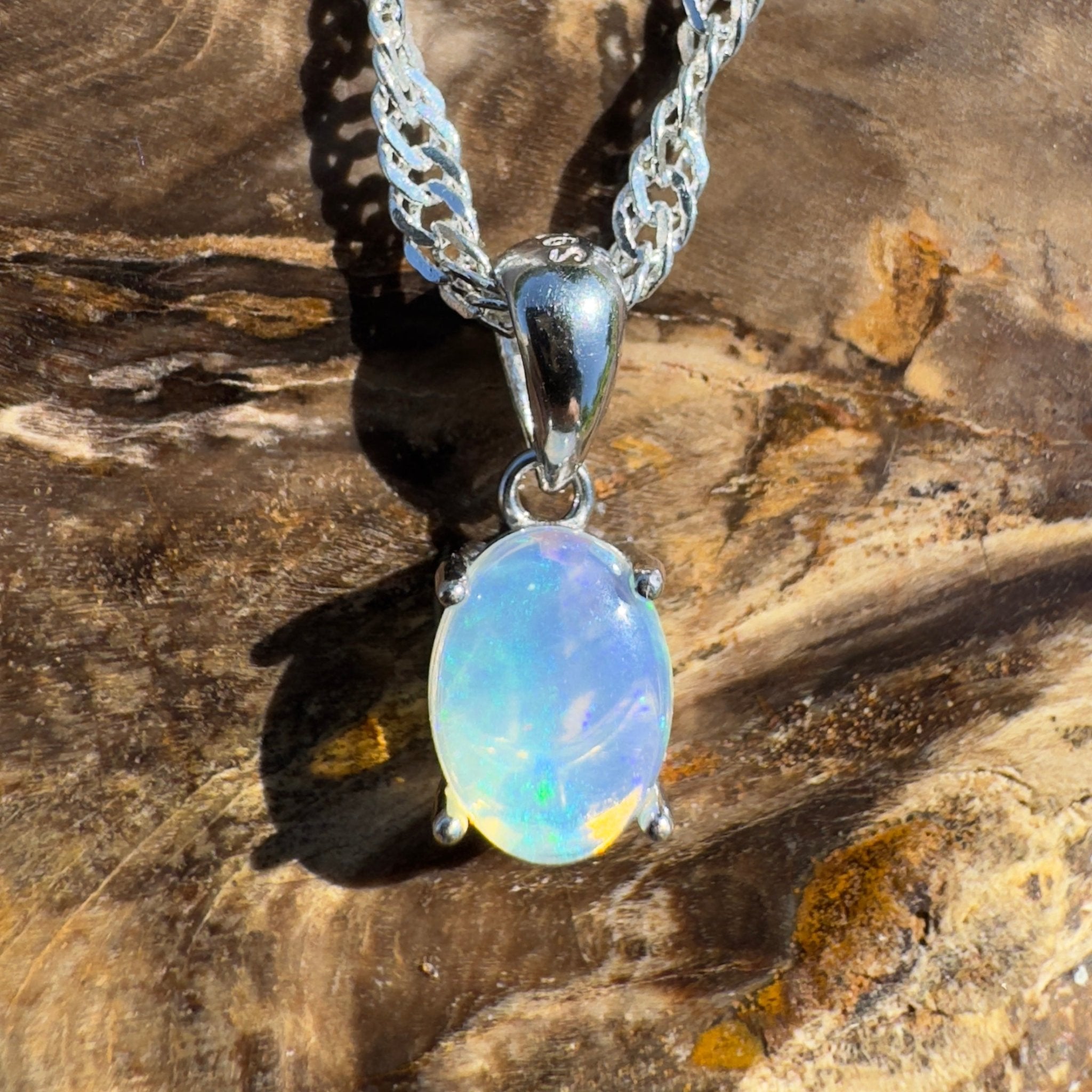 Tarkine Whisper – 0.8ct Lightning Ridge Opal Pendant