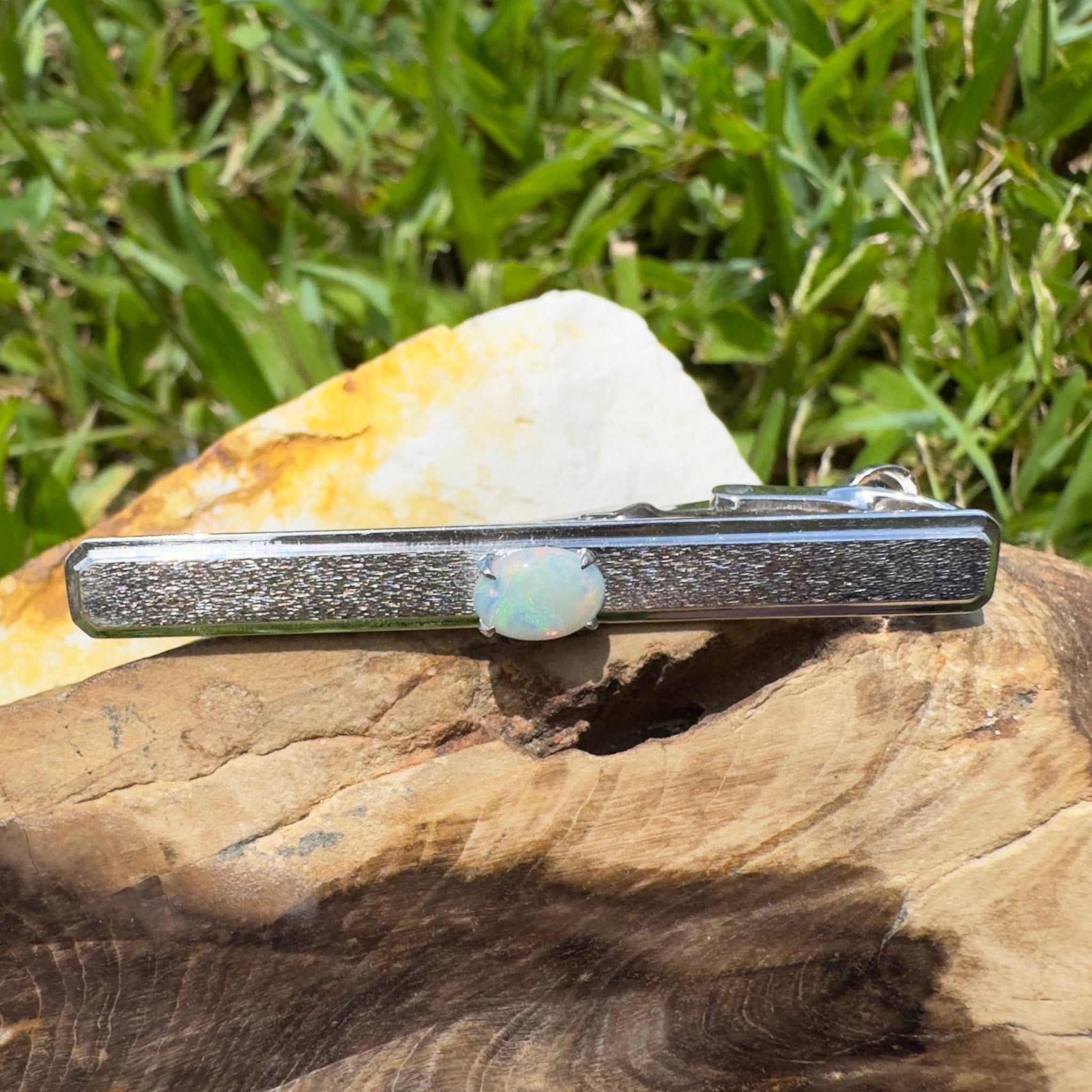 Tasman Current - 0.6ct Lightning Ridge Opal 925 Silver Tie Clip