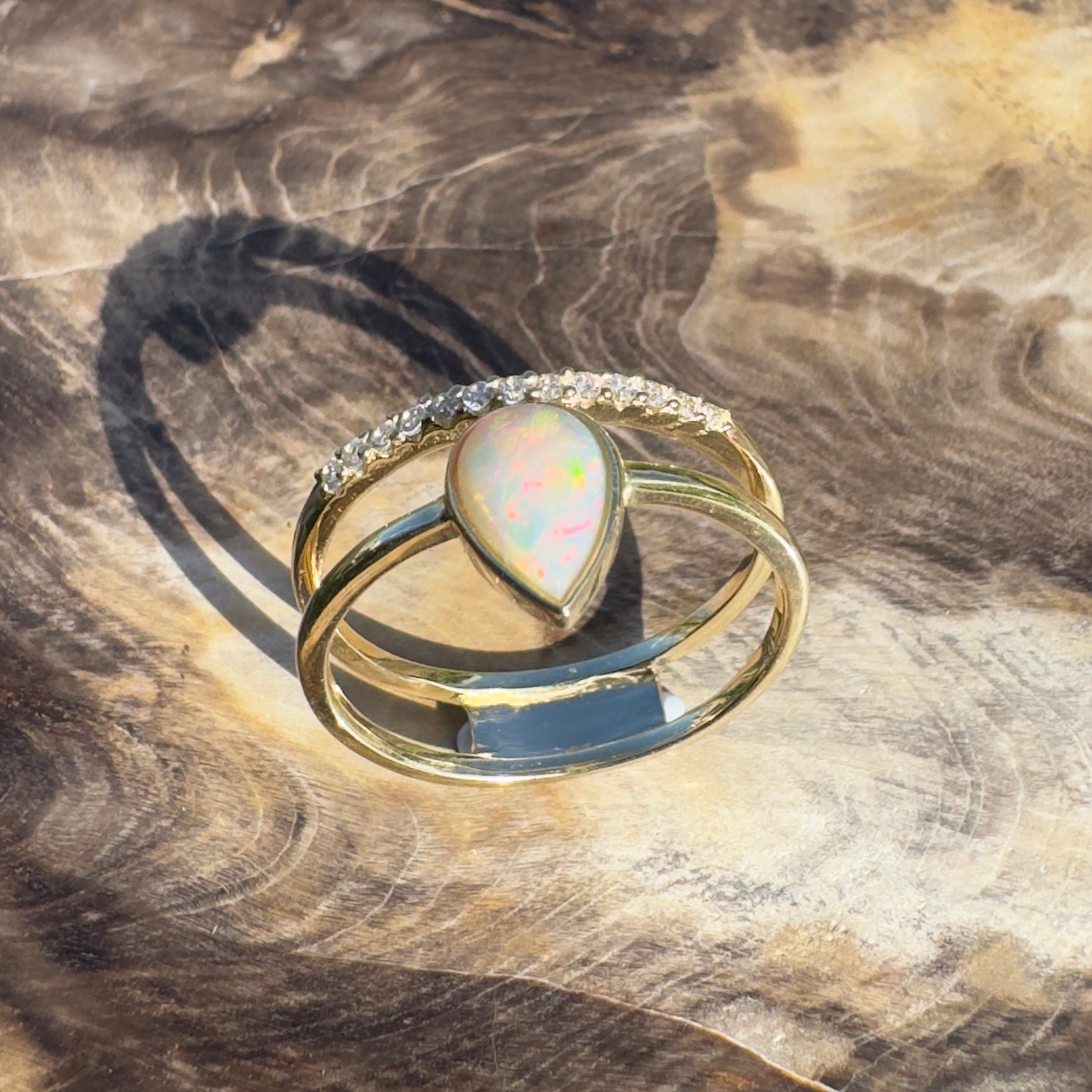 Uluru Flame ~ 0.8ct Solid Coober Pedy Crystal Opal 9ct Yellow Gold Ring