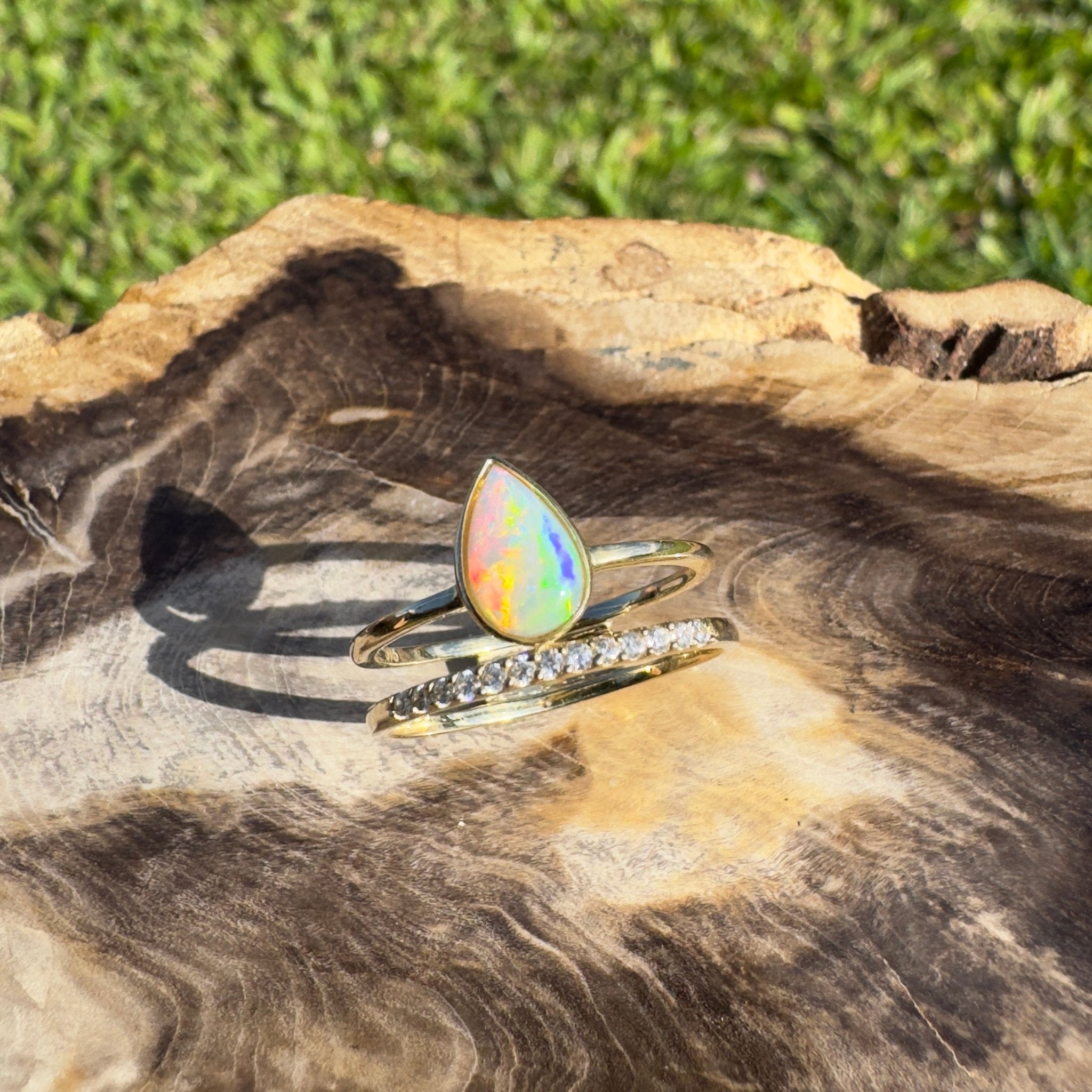 Uluru Flame ~ 0.8ct Solid Coober Pedy Crystal Opal 9ct Yellow Gold Ring