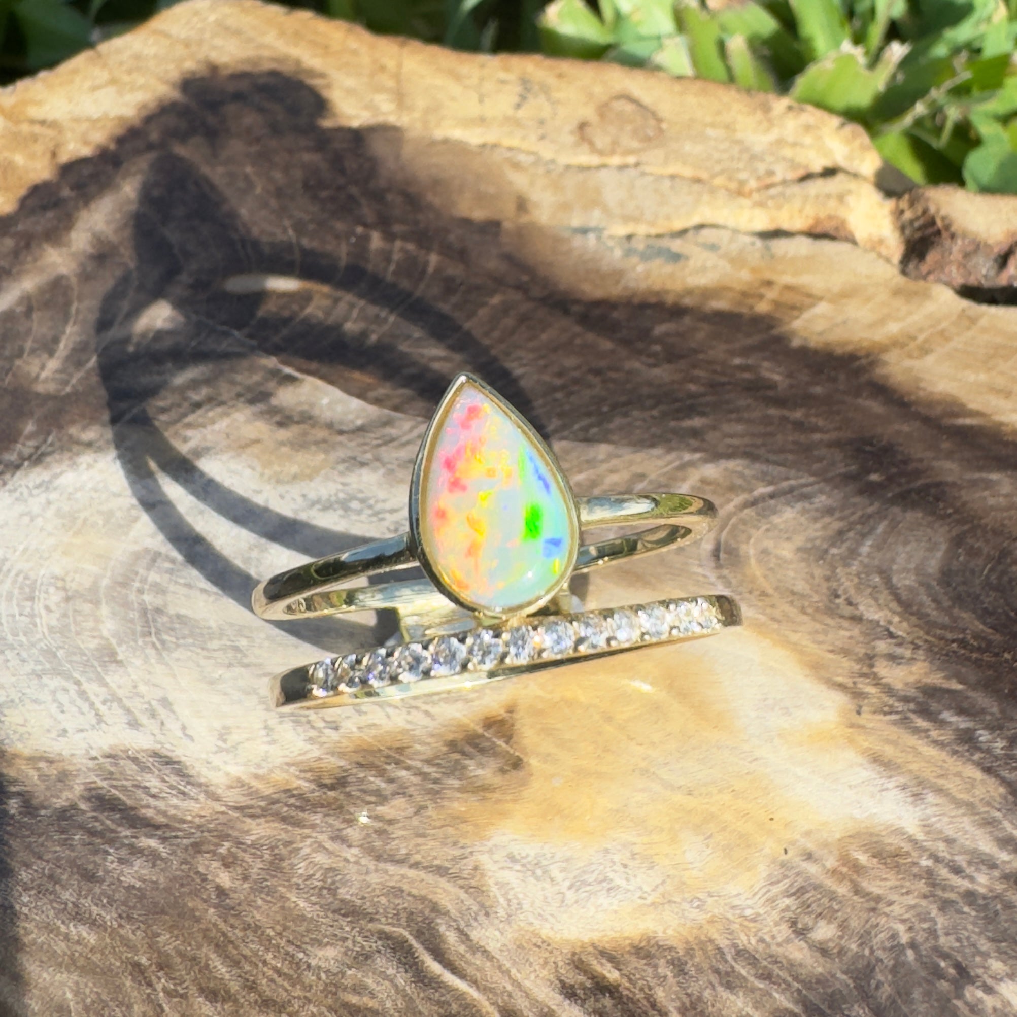 Uluru Flame ~ 0.8ct Solid Coober Pedy Crystal Opal 9ct Yellow Gold Ring