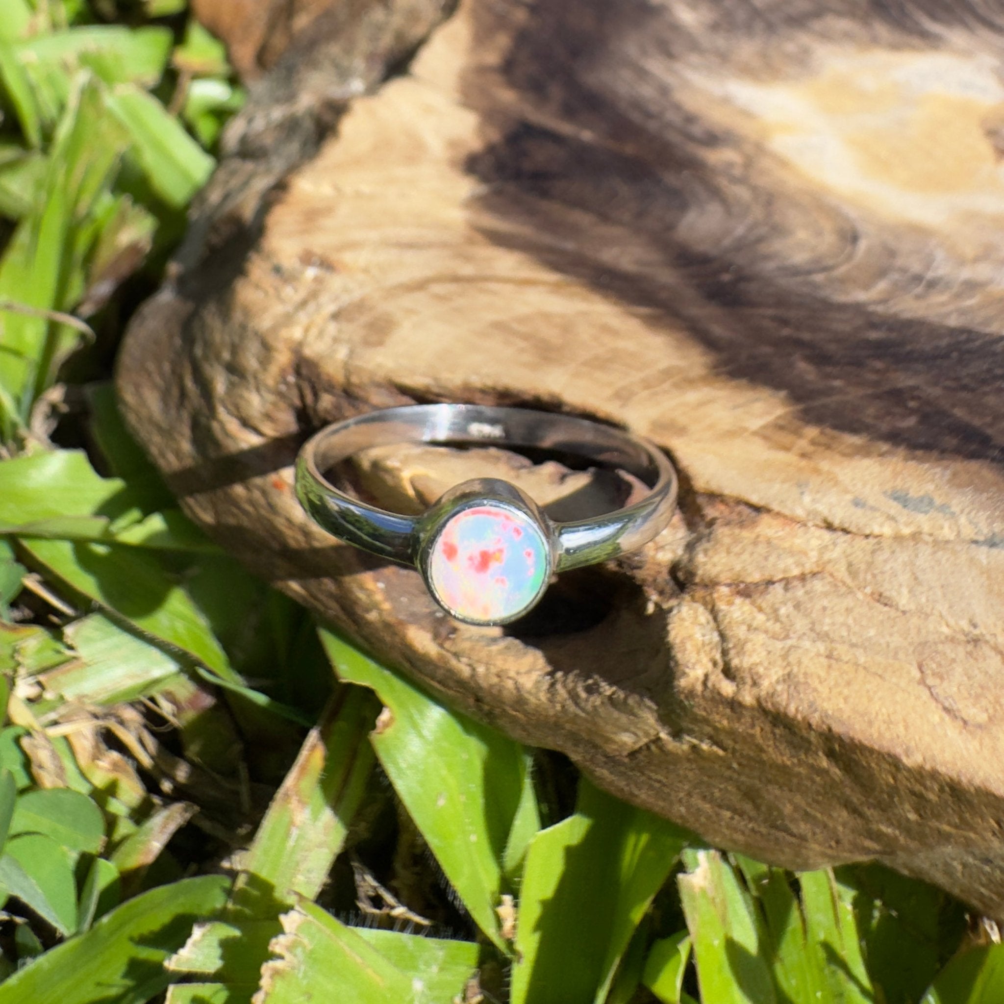 Warrumbungle Range Firefield – 0.7ct Solid Lightning Ridge Opal 925 Sterling Silver Ring