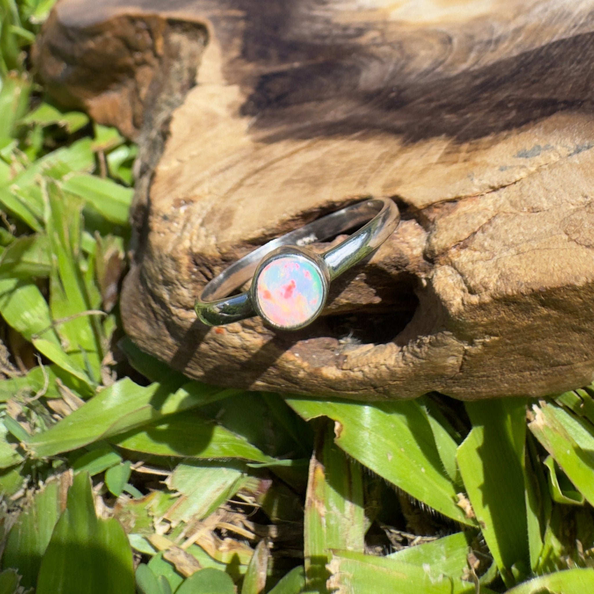 Warrumbungle Range Firefield – 0.7ct Solid Lightning Ridge Opal 925 Sterling Silver Ring