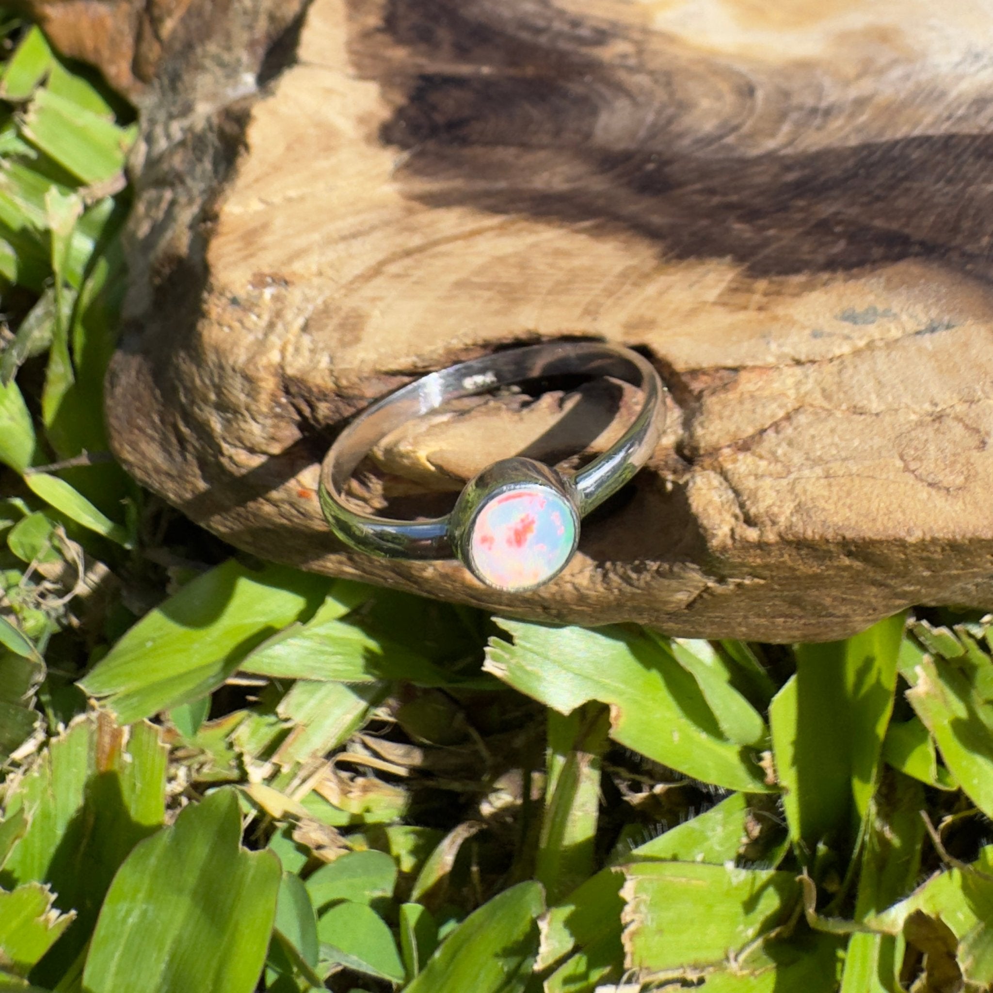 Warrumbungle Range Firefield – 0.7ct Solid Lightning Ridge Opal 925 Sterling Silver Ring