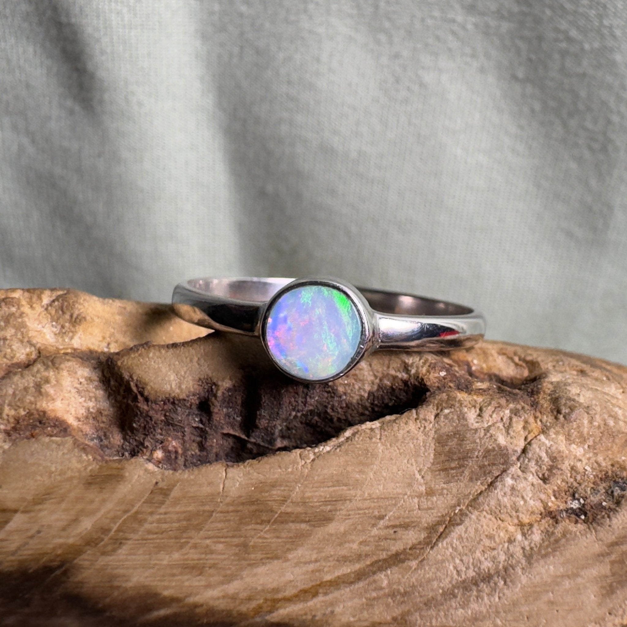 Warrumbungle Range Firefield – 0.7ct Solid Lightning Ridge Opal 925 Sterling Silver Ring