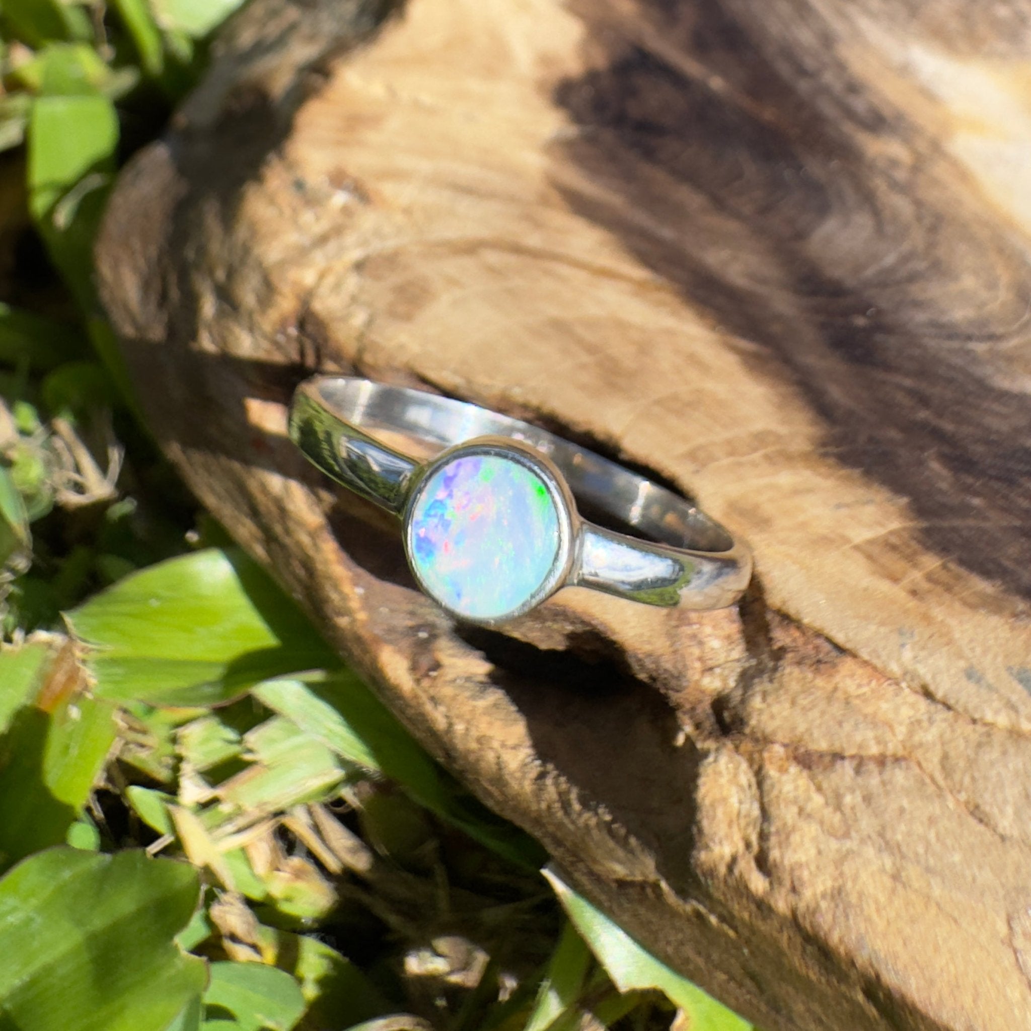 Warrumbungle Range Firefield – 0.7ct Solid Lightning Ridge Opal 925 Sterling Silver Ring