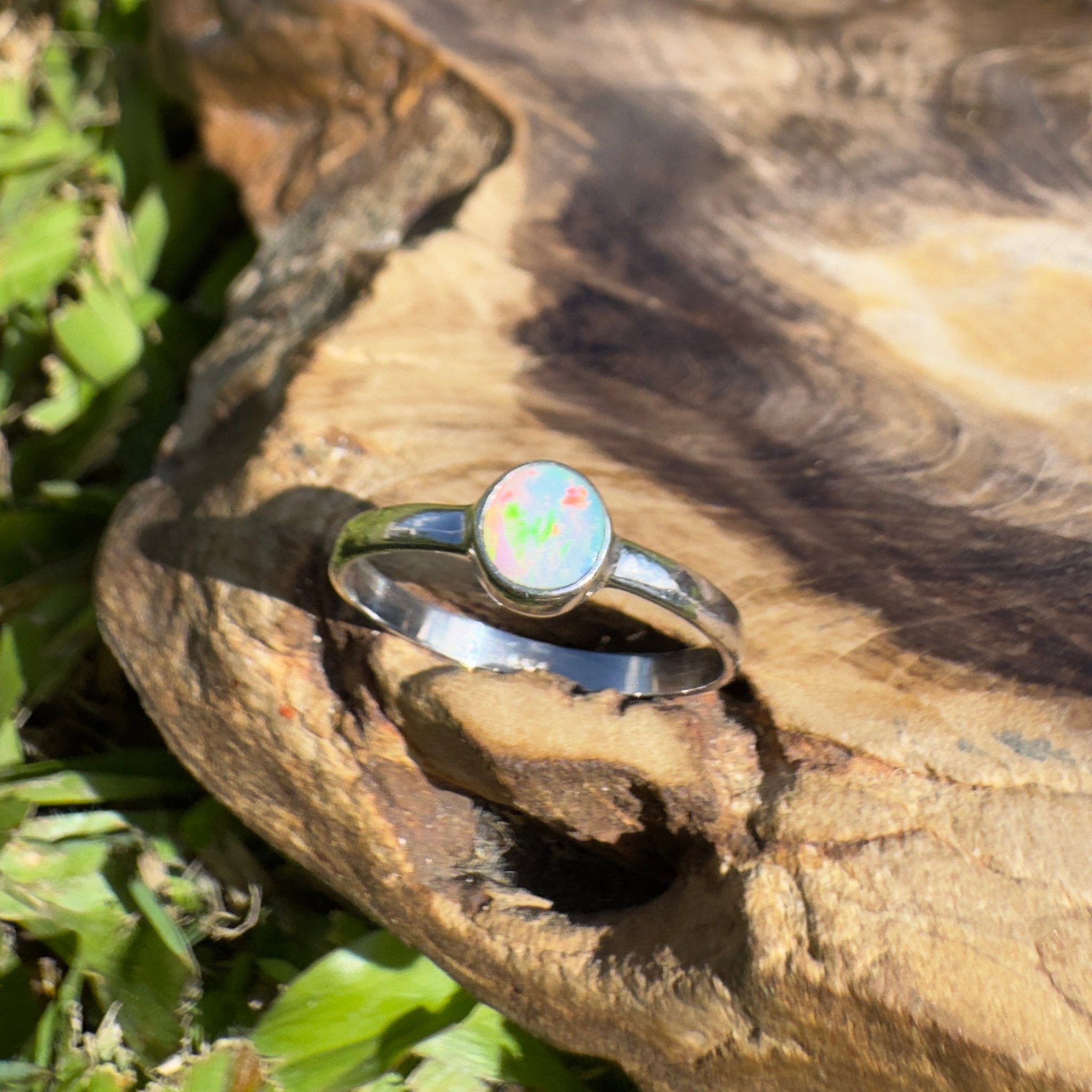 Warrumbungle Range Firefield – 0.7ct Solid Lightning Ridge Opal 925 Sterling Silver Ring