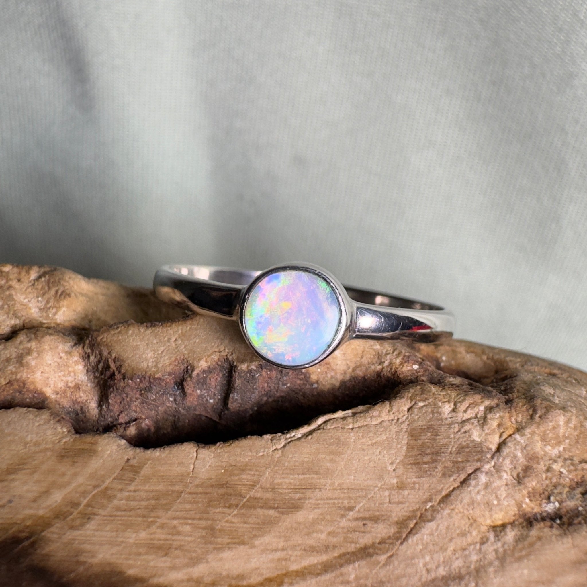 Warrumbungle Range Firefield – 0.7ct Solid Lightning Ridge Opal 925 Sterling Silver Ring