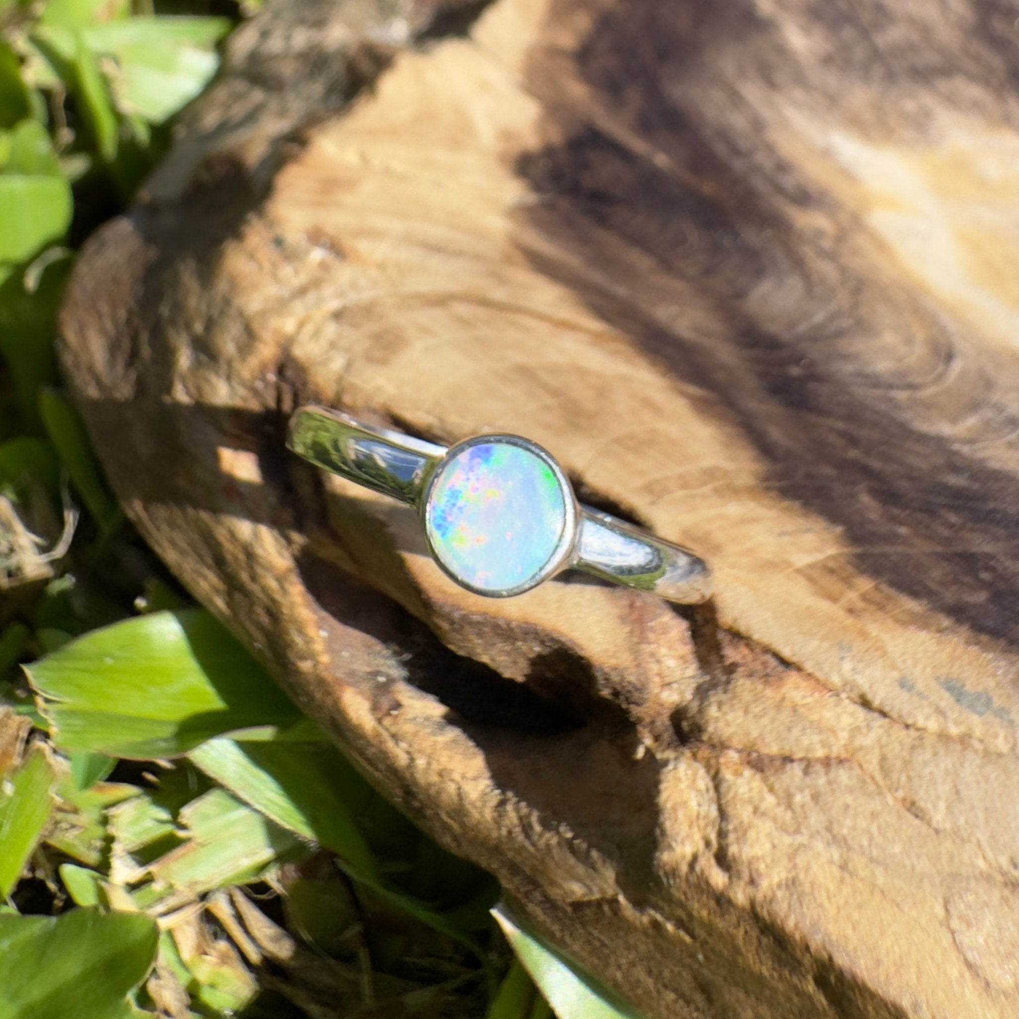 Warrumbungle Range Firefield – 0.7ct Solid Lightning Ridge Opal 925 Sterling Silver Ring