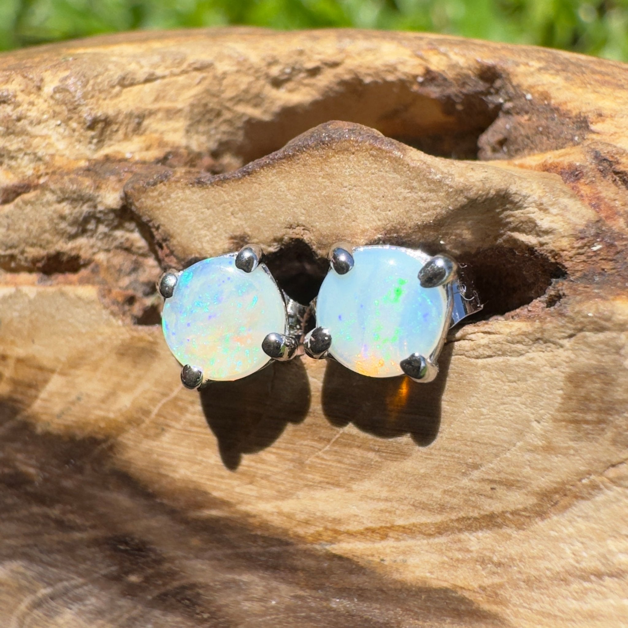 Whitsunday Coastline Glow ~ 0.8ct Coober Pedy Crystal Opal 925 Silver Earrings