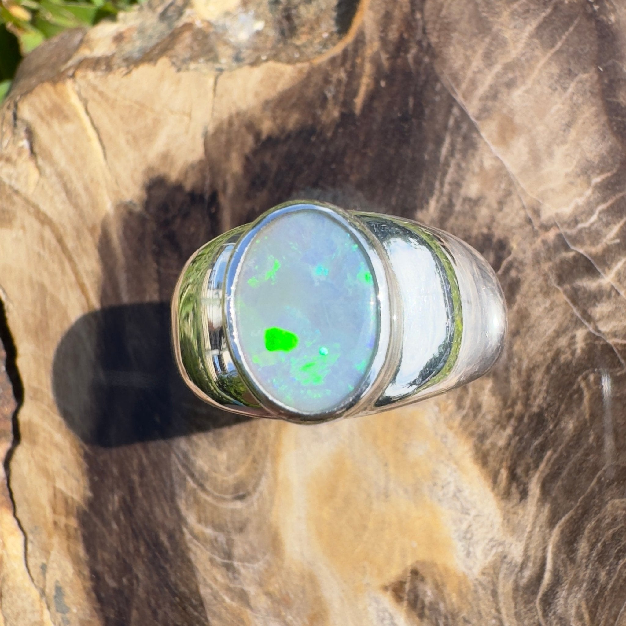 Whitsunday Reef Line – 1.5ct Solid Lightning Ridge Opal 925 Sterling Silver Ring