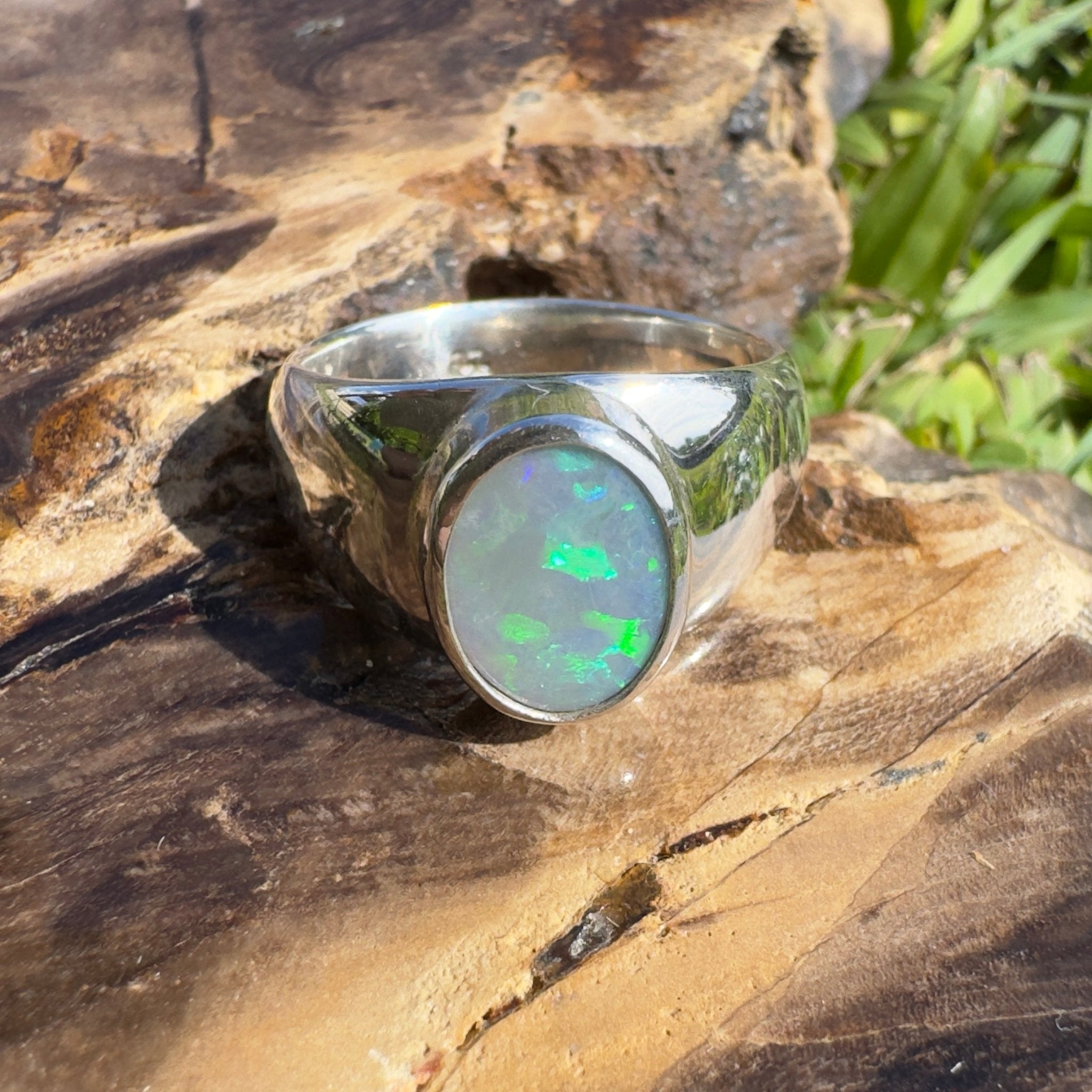 Whitsunday Reef Line – 1.5ct Solid Lightning Ridge Opal 925 Sterling Silver Ring