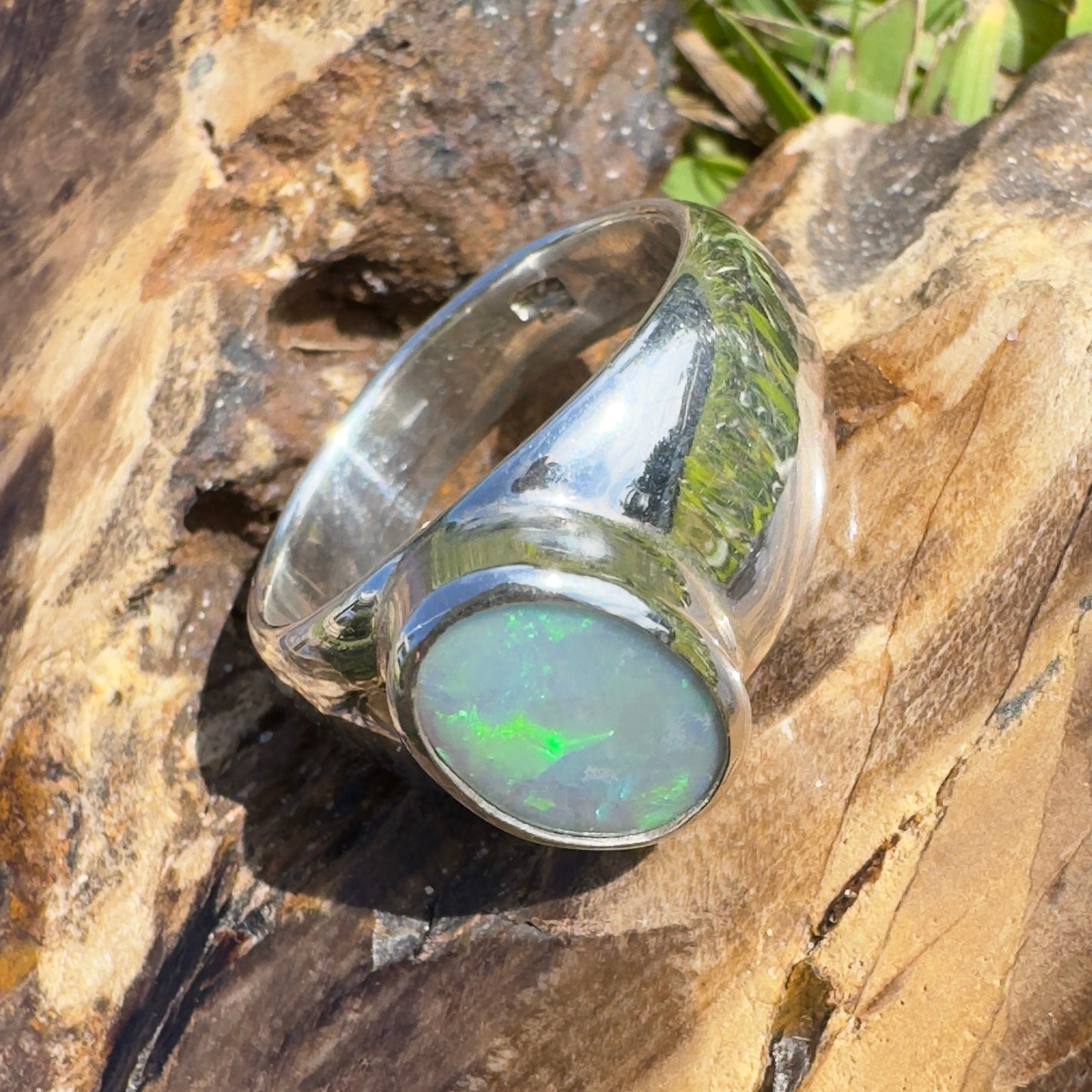 Whitsunday Reef Line – 1.5ct Solid Lightning Ridge Opal 925 Sterling Silver Ring