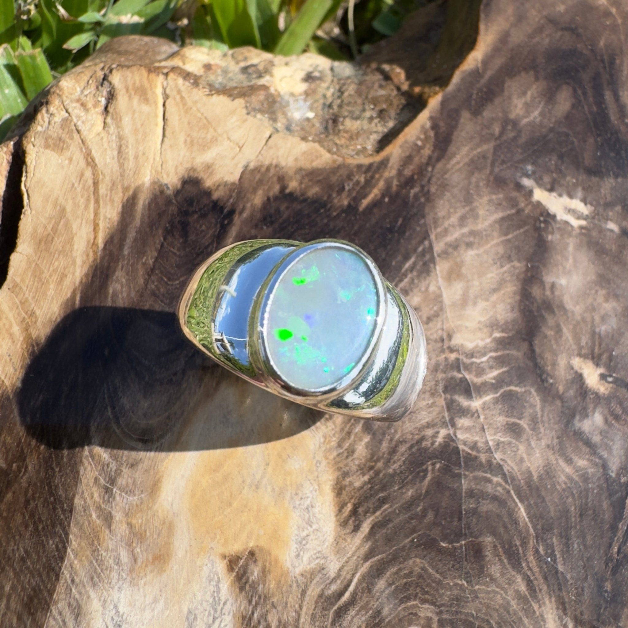 Whitsunday Reef Line – 1.5ct Solid Lightning Ridge Opal 925 Sterling Silver Ring