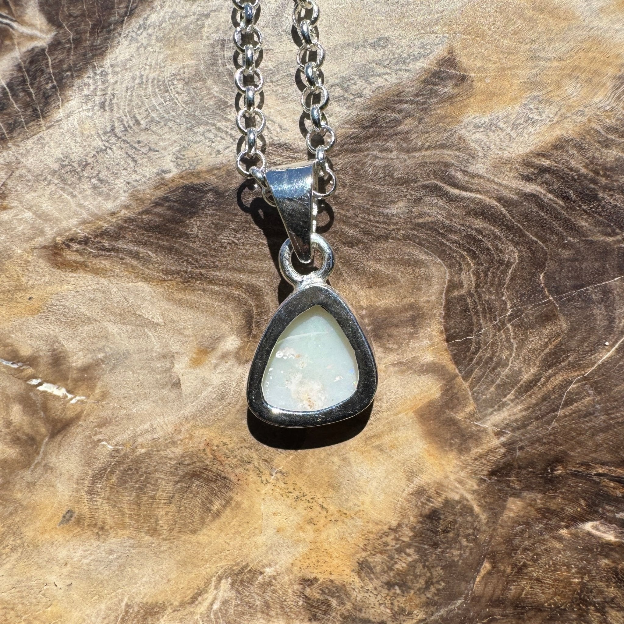 Yalumba Glowfield – 1.5ct Coober Pedy Opal Pendant