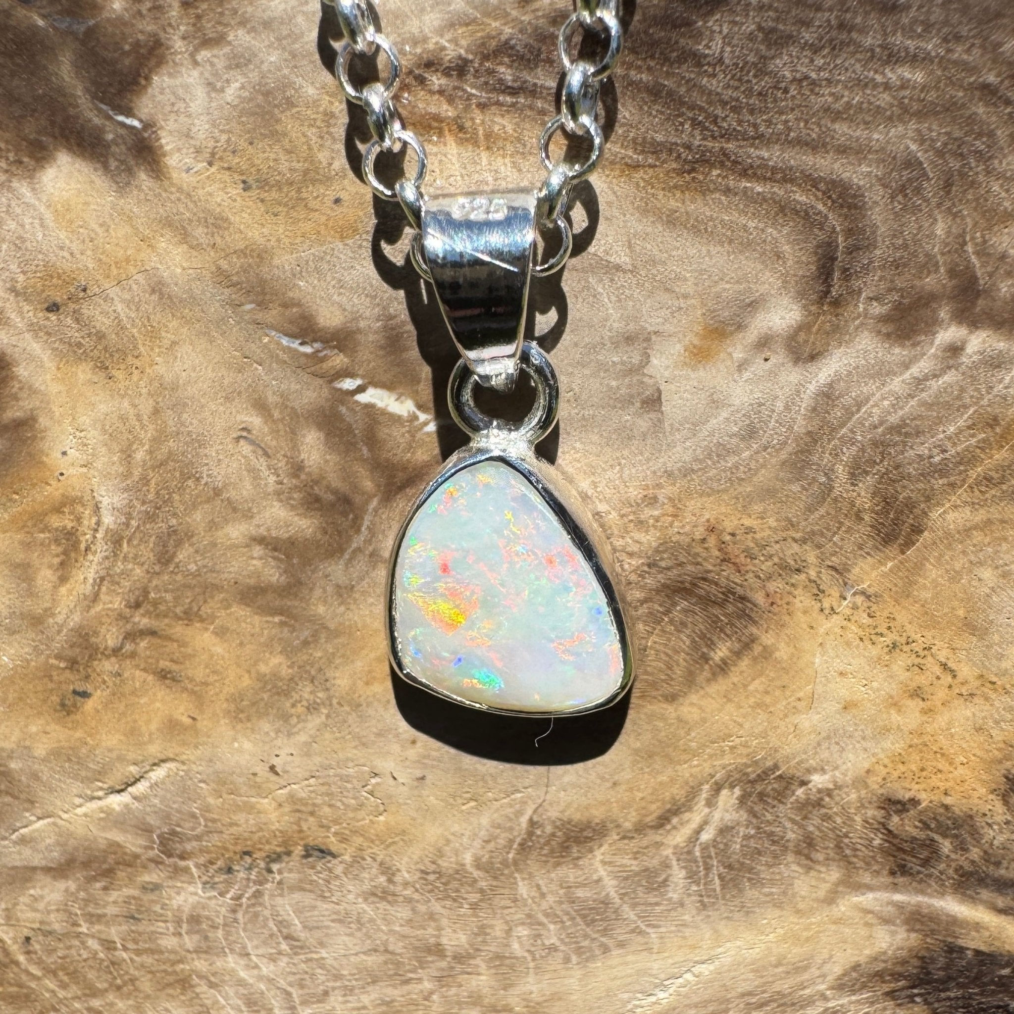 Yalumba Glowfield – 1.5ct Coober Pedy Opal Pendant