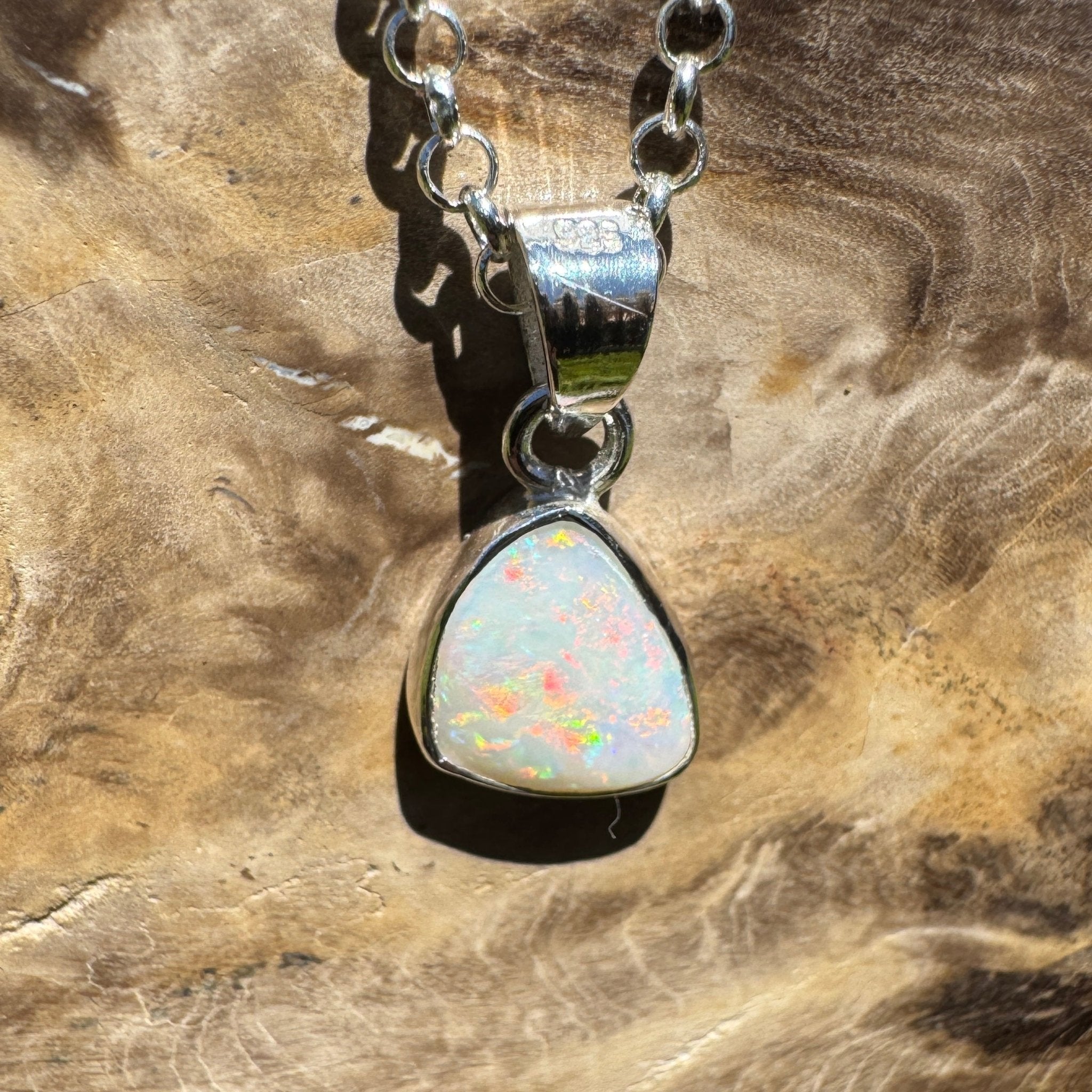 Yalumba Glowfield – 1.5ct Coober Pedy Opal Pendant