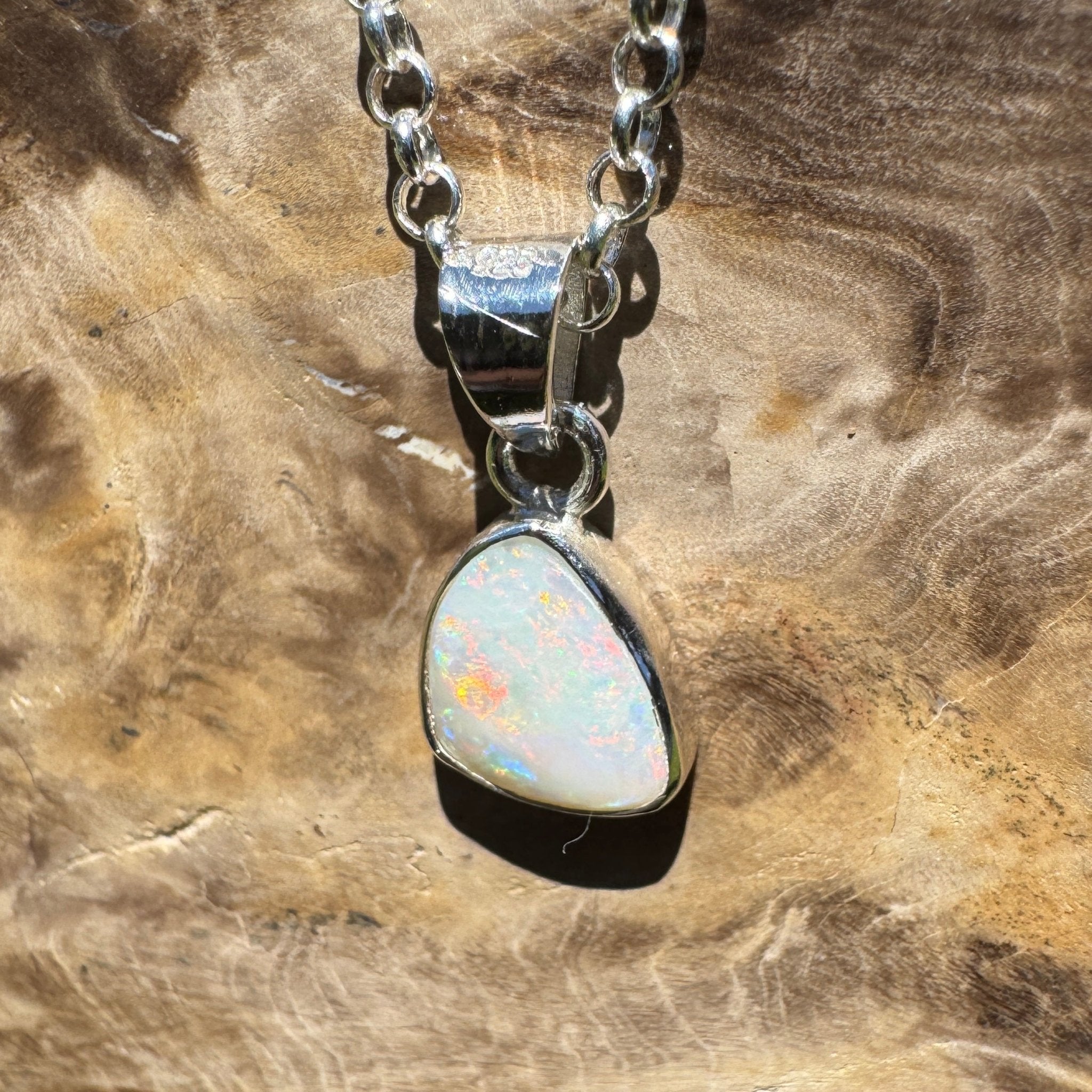 Yalumba Glowfield – 1.5ct Coober Pedy Opal Pendant